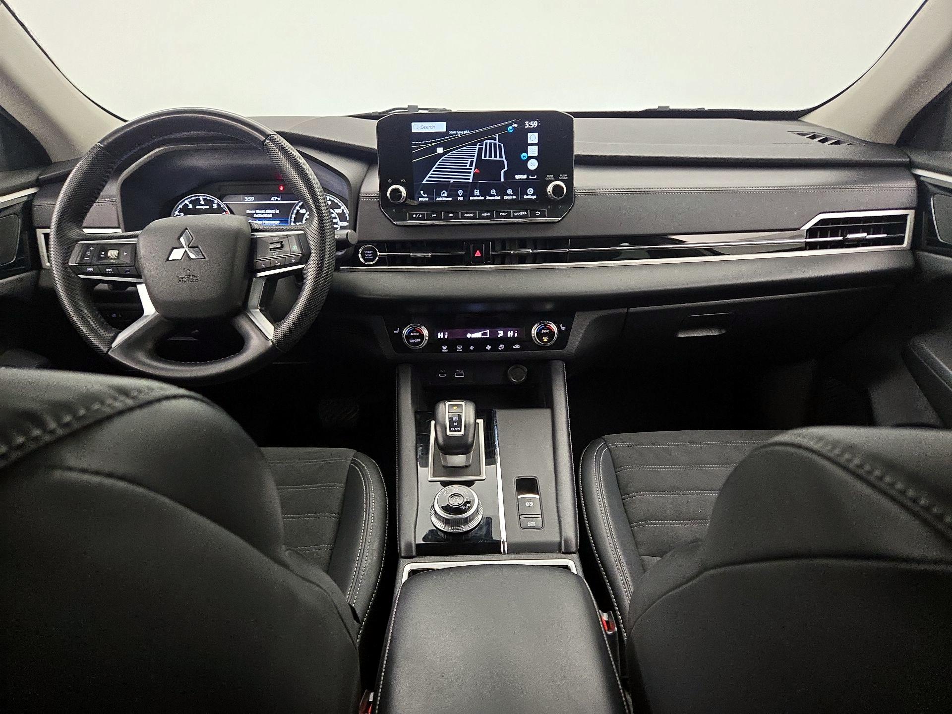 Thumbnail: 2023 Mitsubishi Outlander - 9