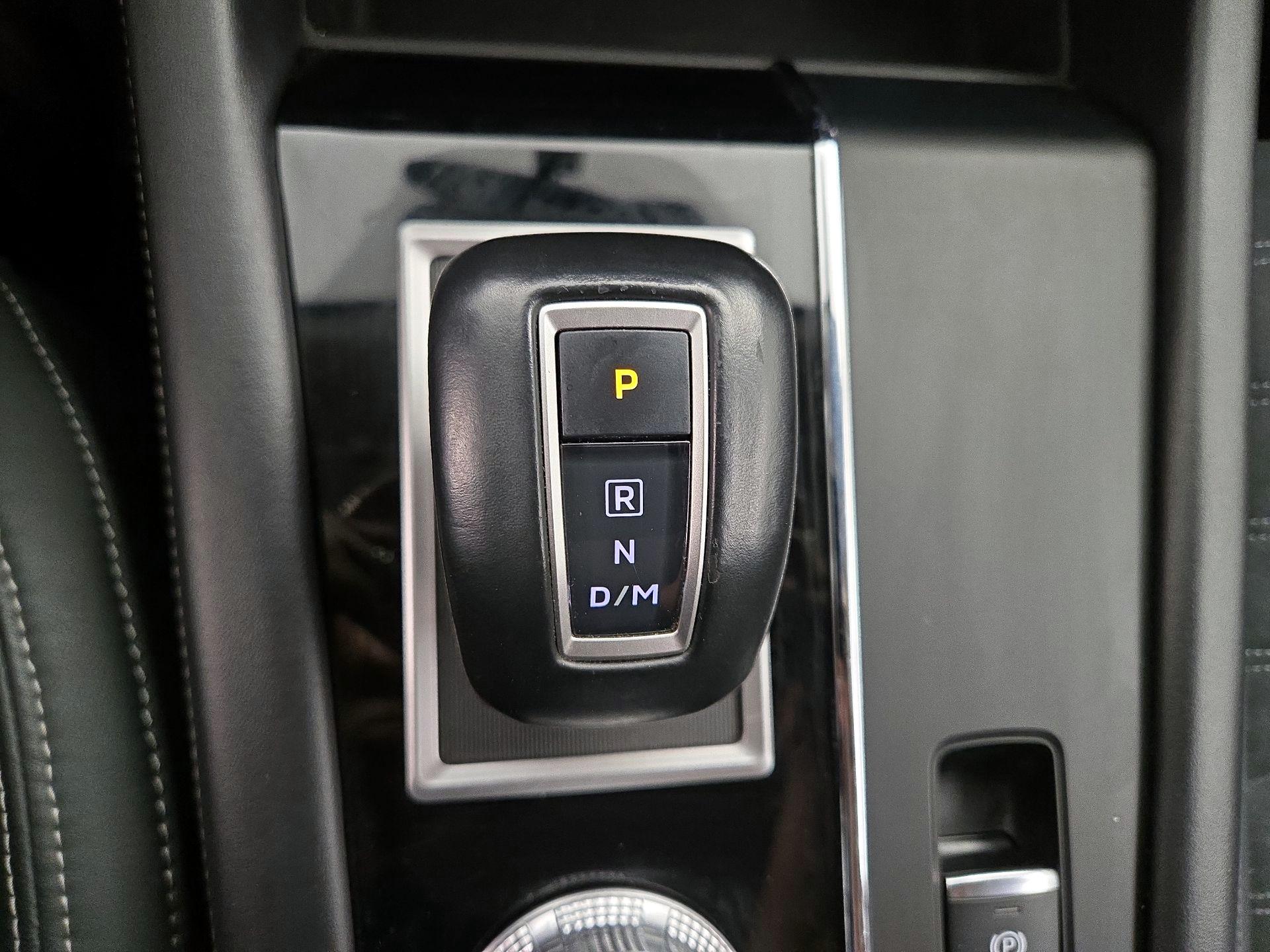 Thumbnail: 2023 Mitsubishi Outlander - 18