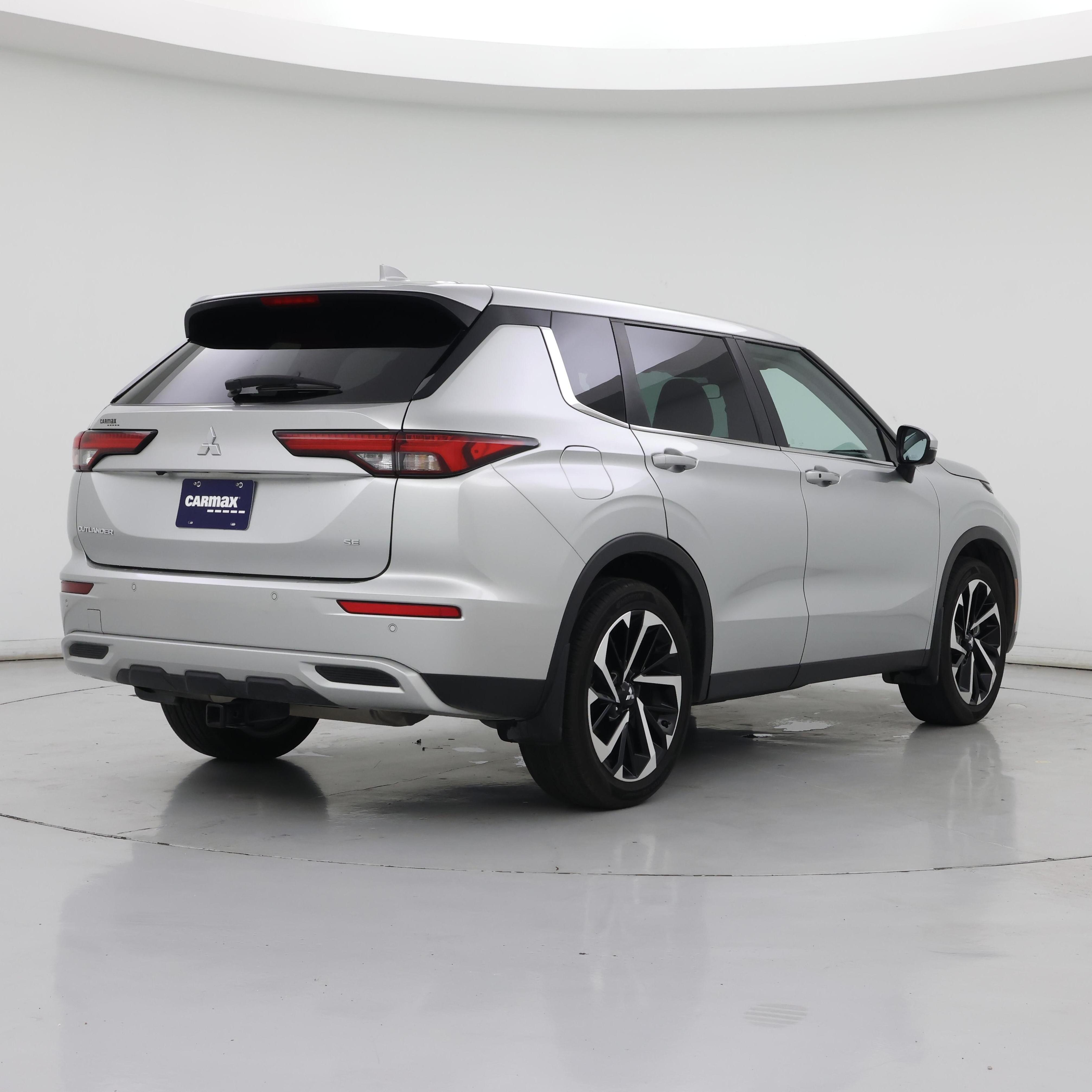 Thumbnail: 2023 Mitsubishi Outlander - 8