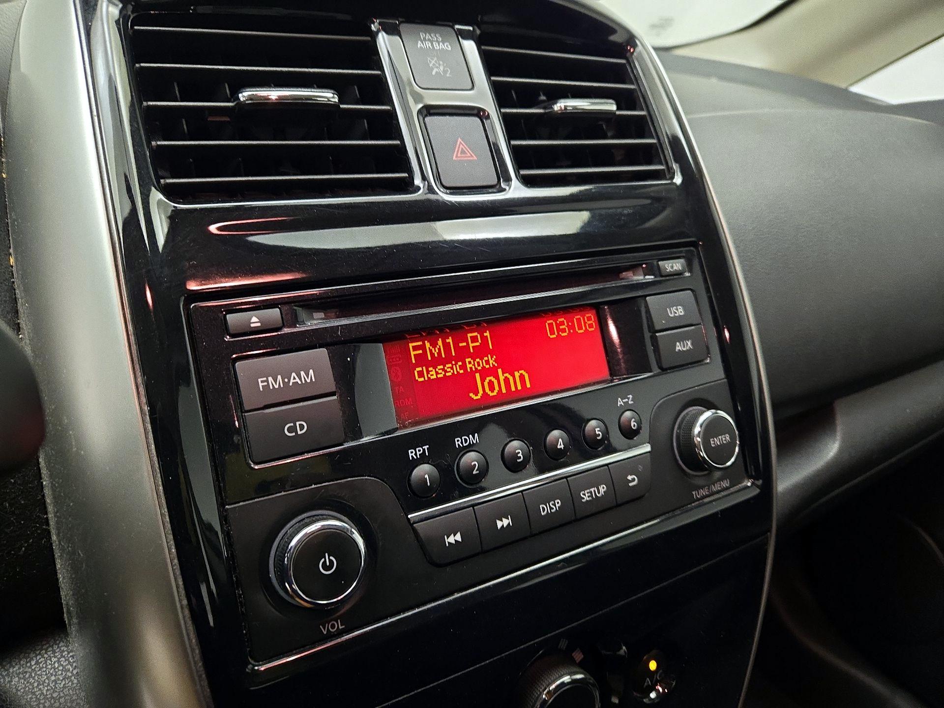 Thumbnail: 2015 Nissan Versa Note - 14