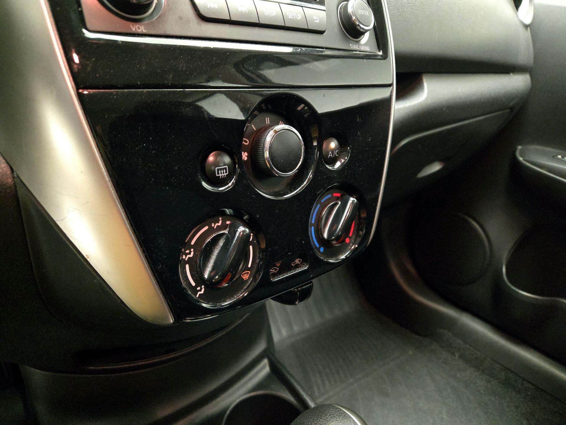 Thumbnail: 2015 Nissan Versa Note - 15