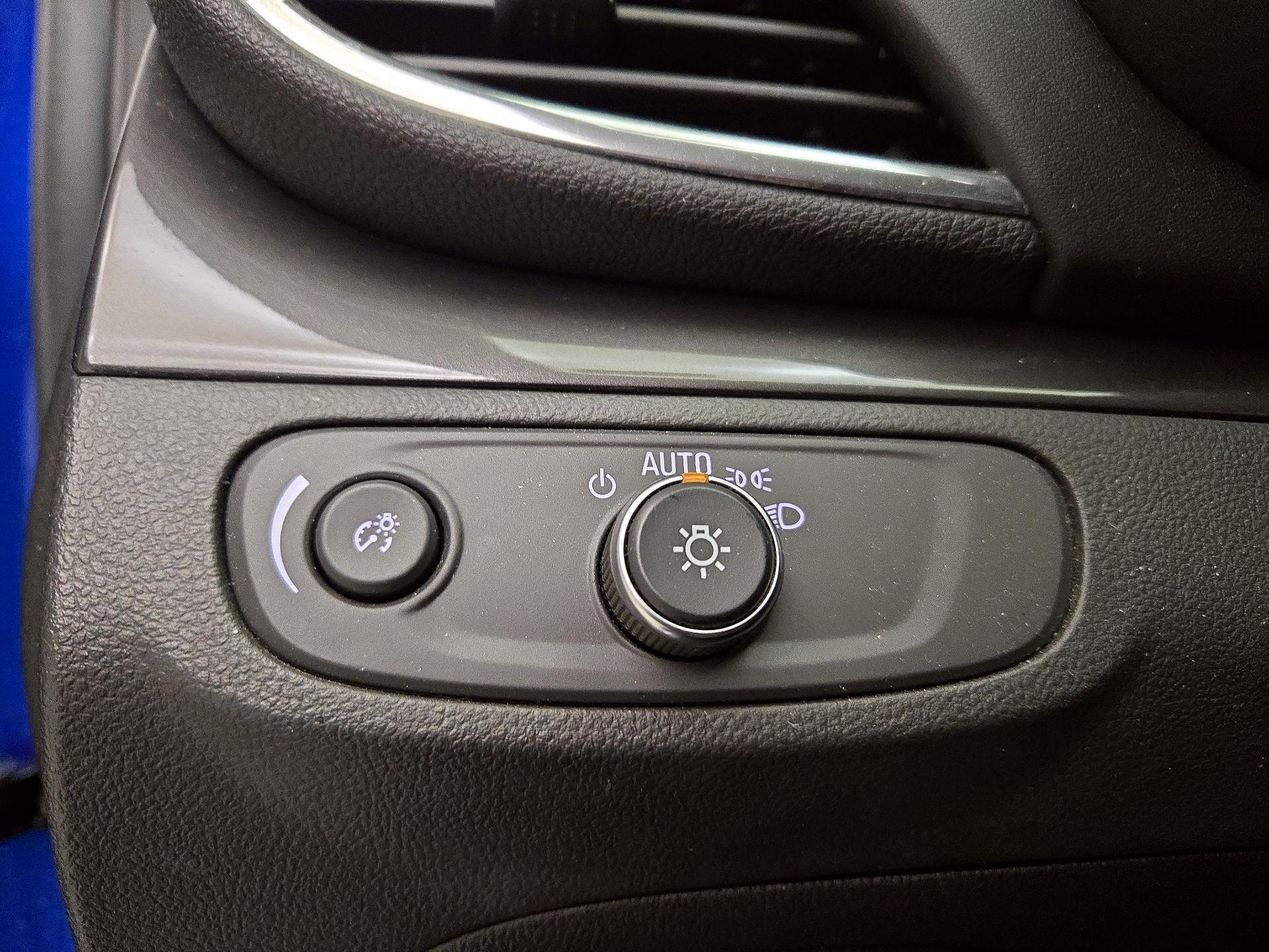 Thumbnail: 2018 Buick Encore - 13