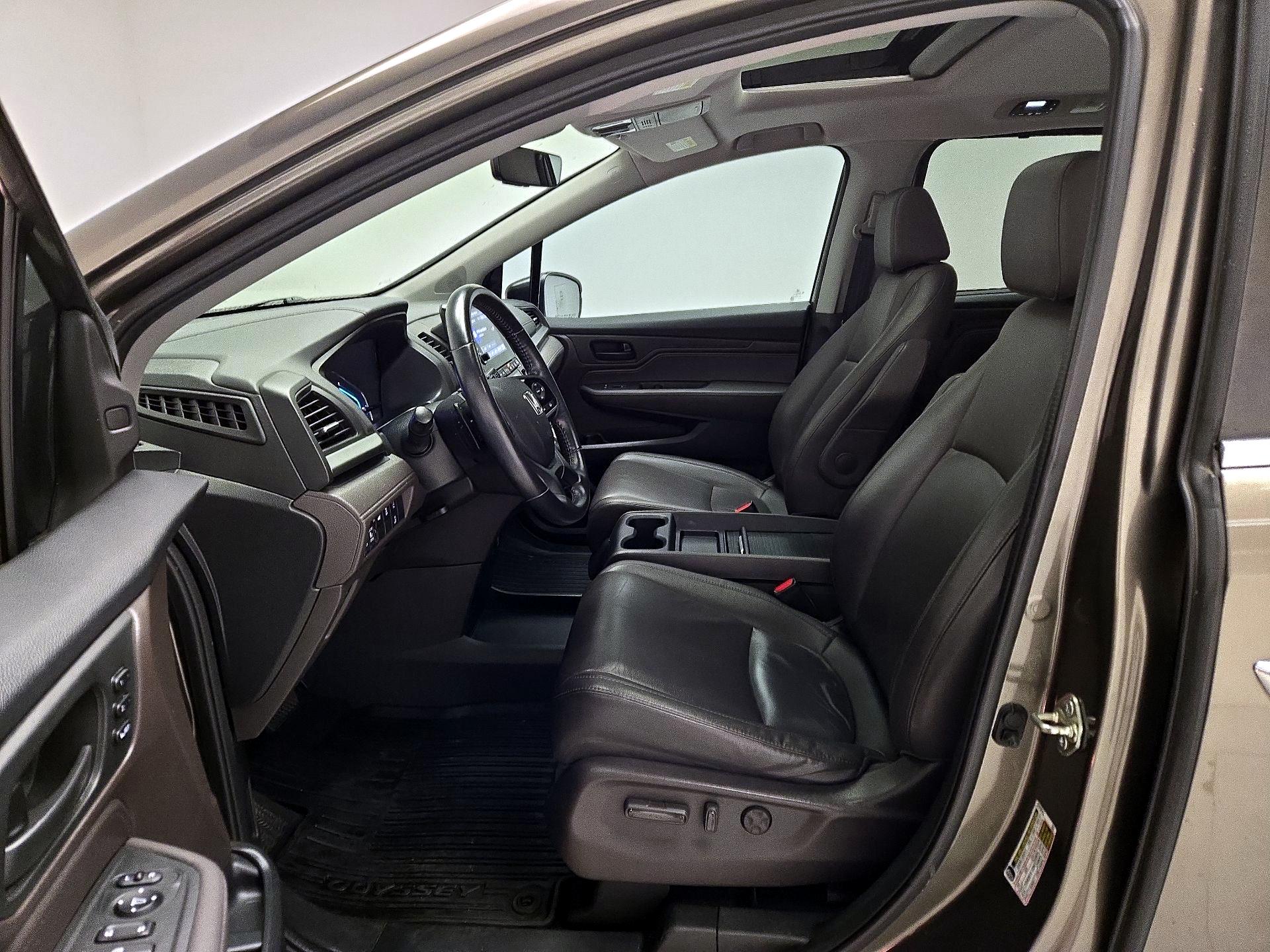 Thumbnail: 2018 Honda Odyssey - 11