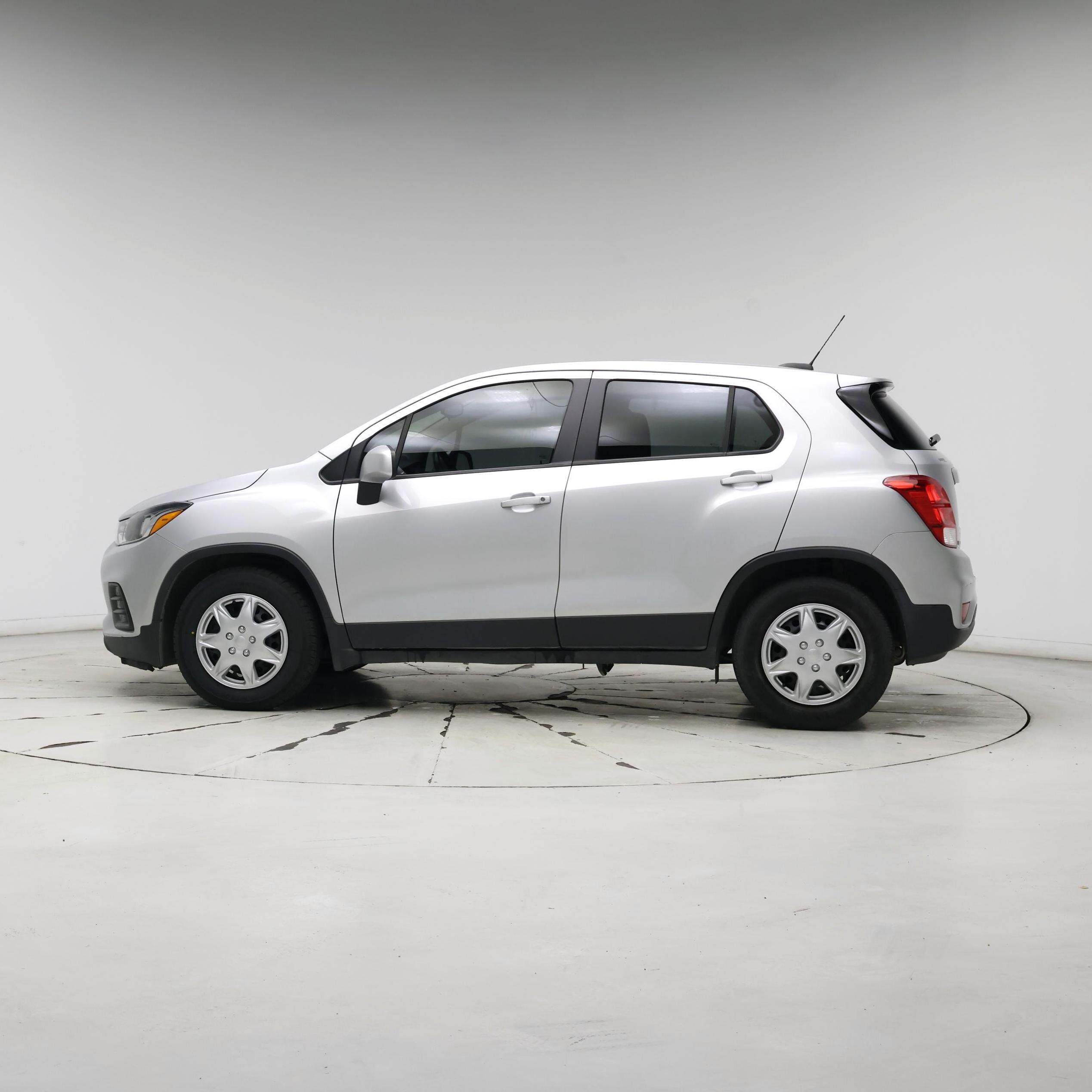 Thumbnail: 2019 Chevrolet Trax - 3