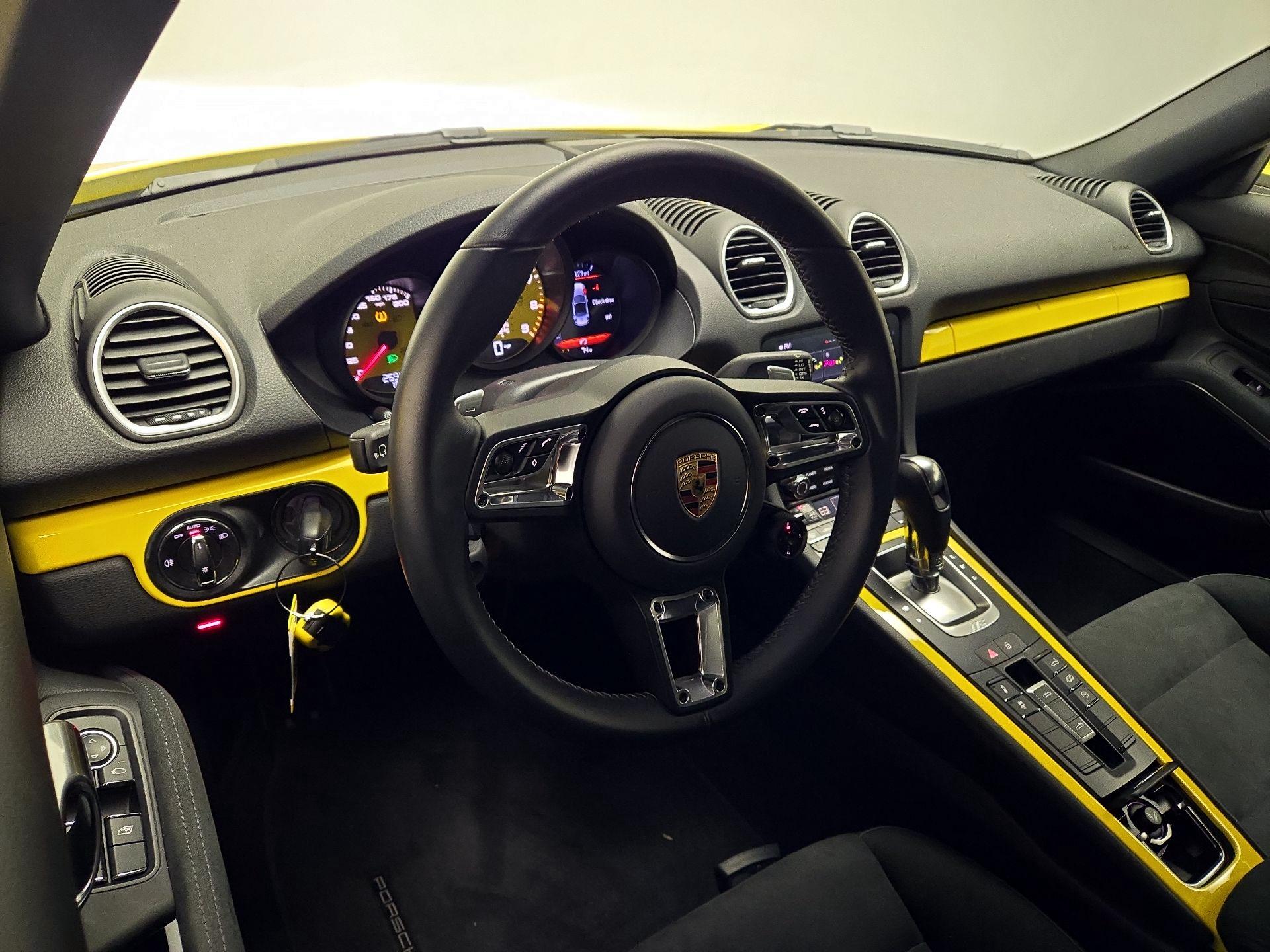 Thumbnail: 2022 Porsche 718 Boxster - 9