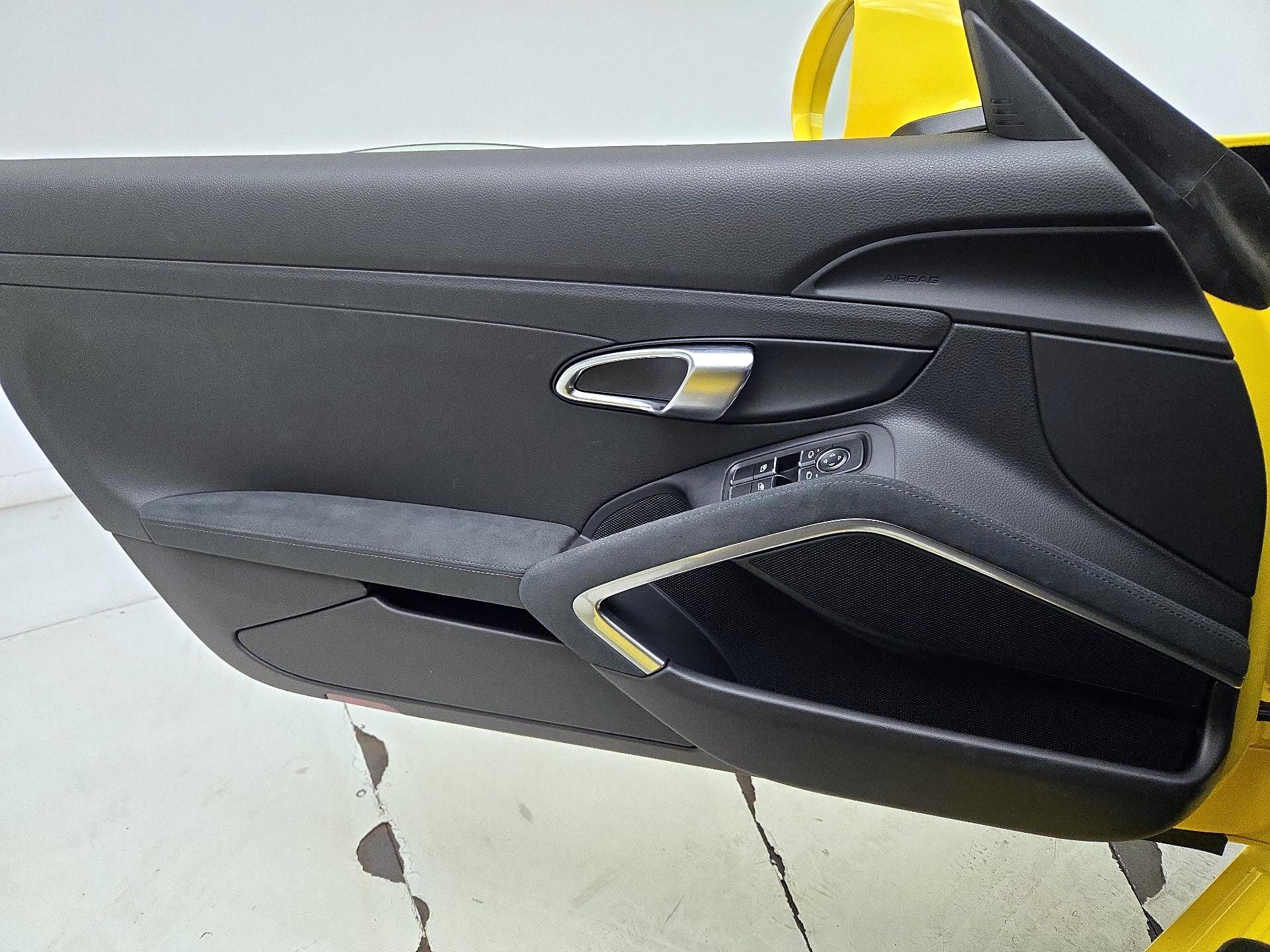 Thumbnail: 2022 Porsche 718 Boxster - 12