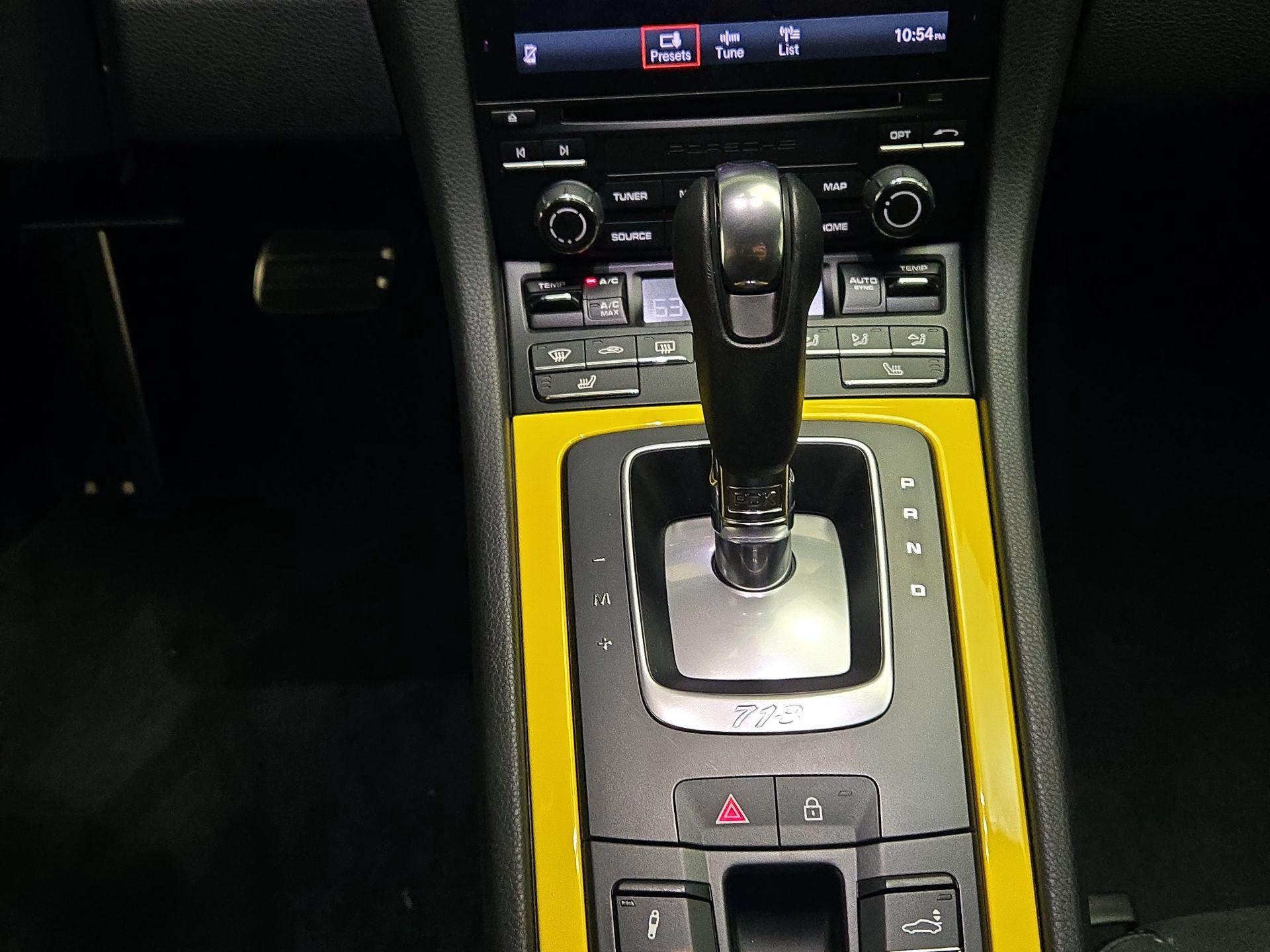 Thumbnail: 2022 Porsche 718 Boxster - 17