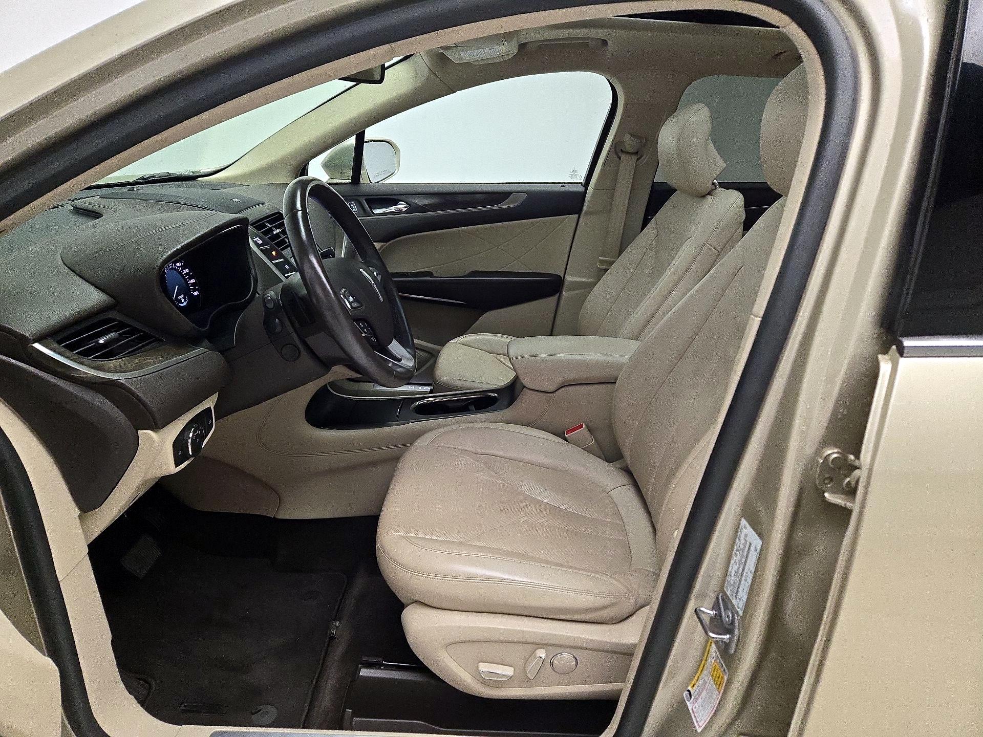 Thumbnail: 2017 Lincoln MKC - 11