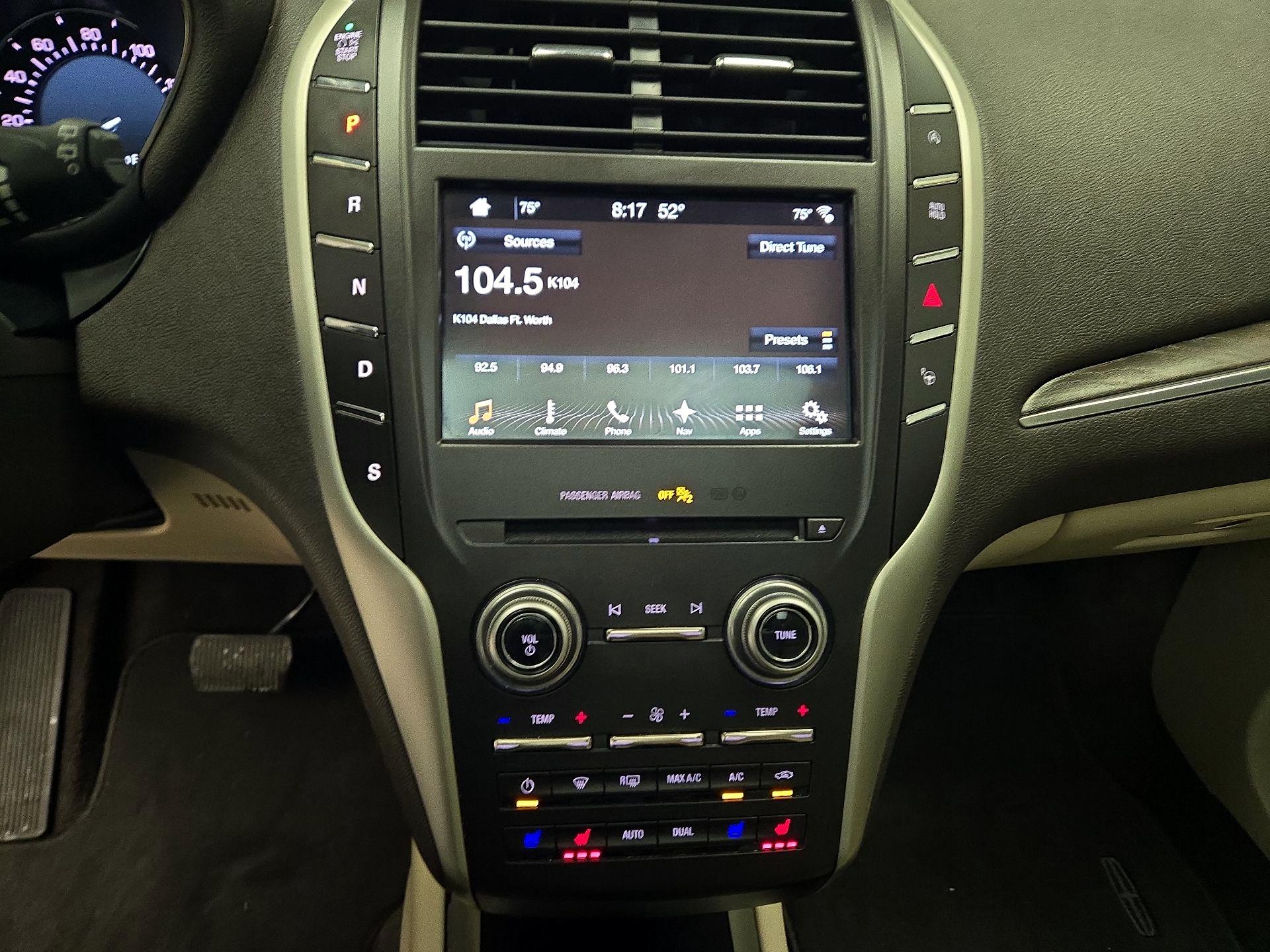 Thumbnail: 2017 Lincoln MKC - 16