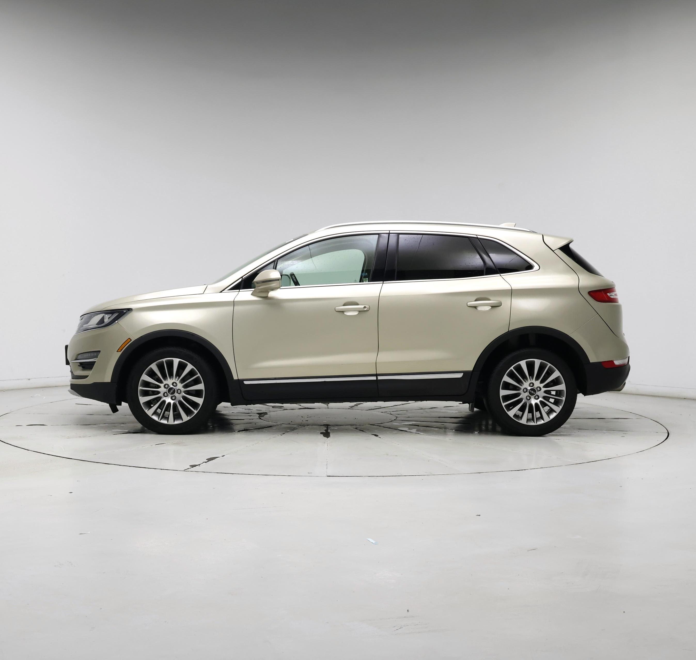 Thumbnail: 2017 Lincoln MKC - 3