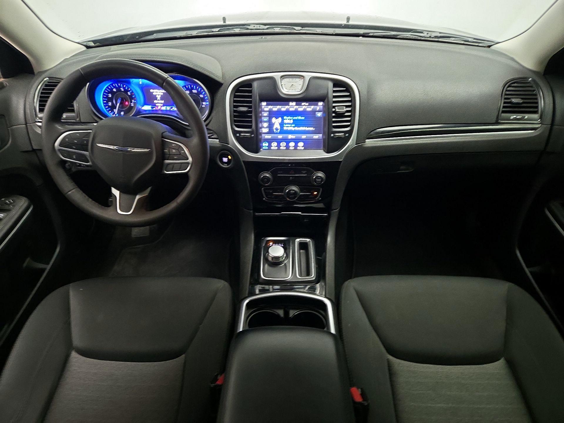 Thumbnail: 2023 Chrysler 300 - 9