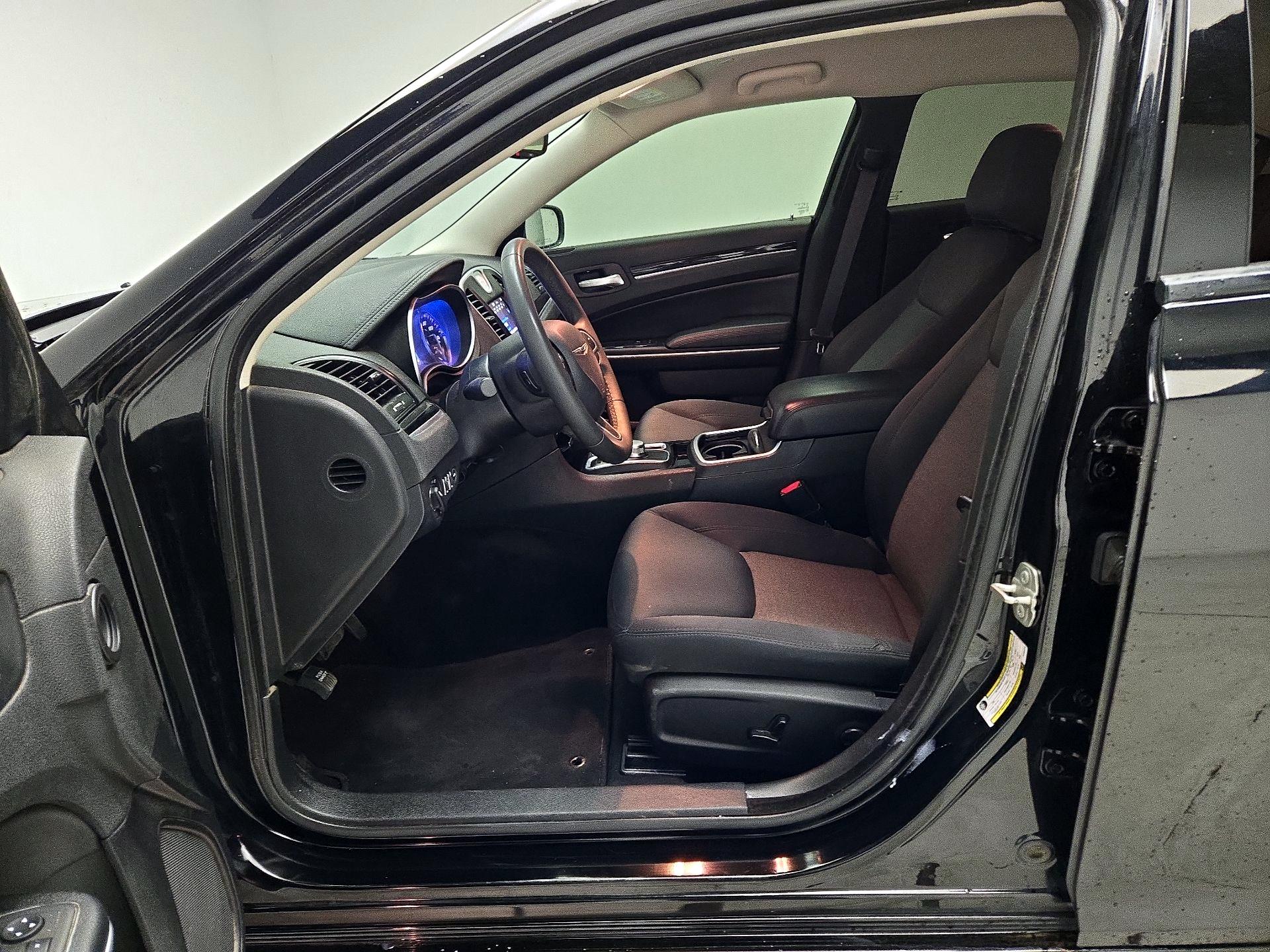 Thumbnail: 2023 Chrysler 300 - 11