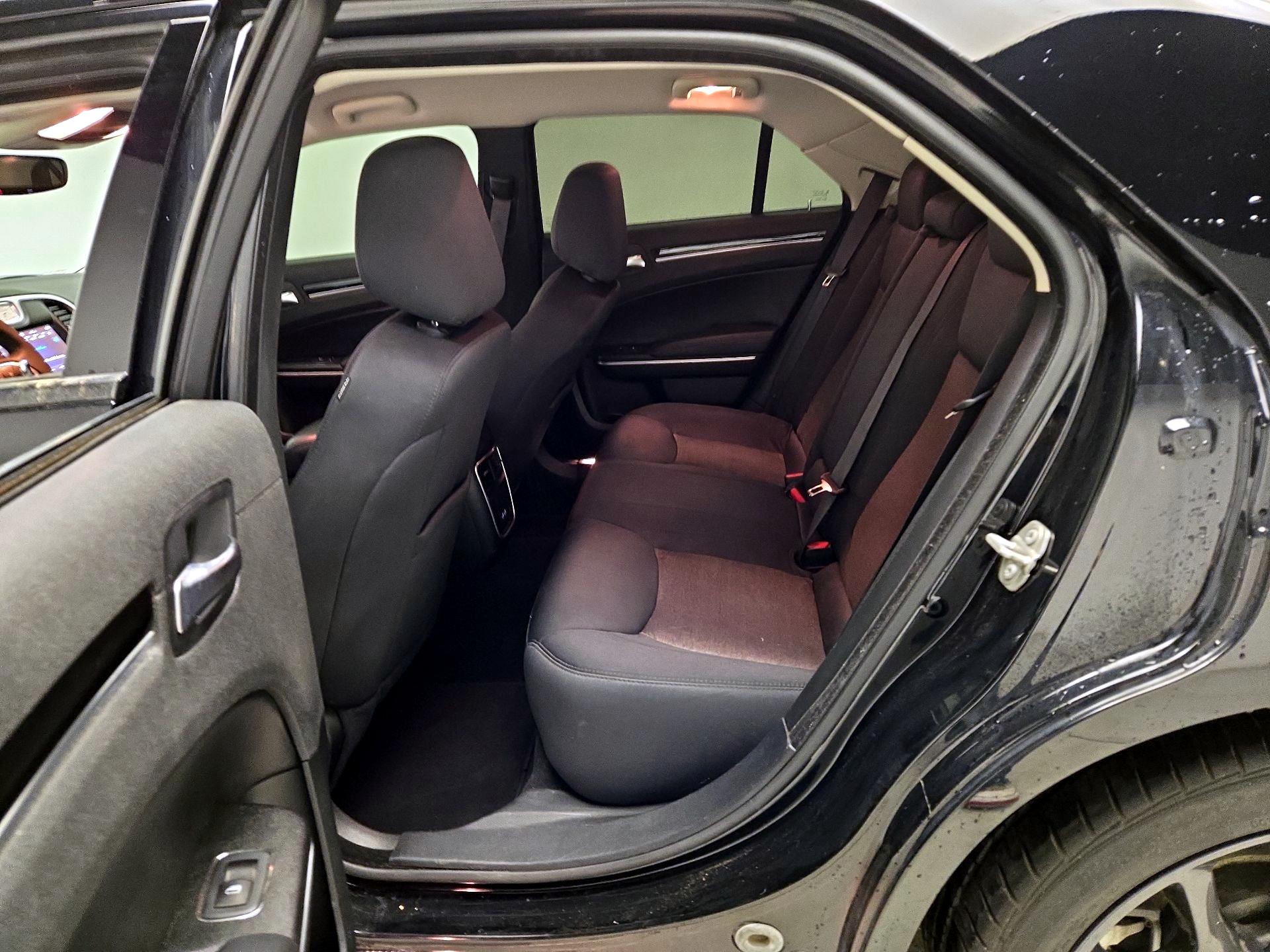 Thumbnail: 2023 Chrysler 300 - 19