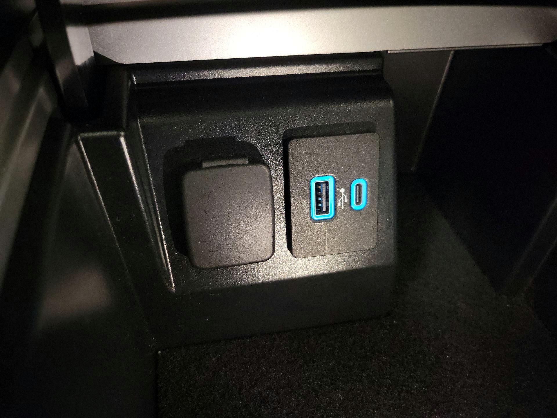 Thumbnail: 2023 Ford Explorer - 19