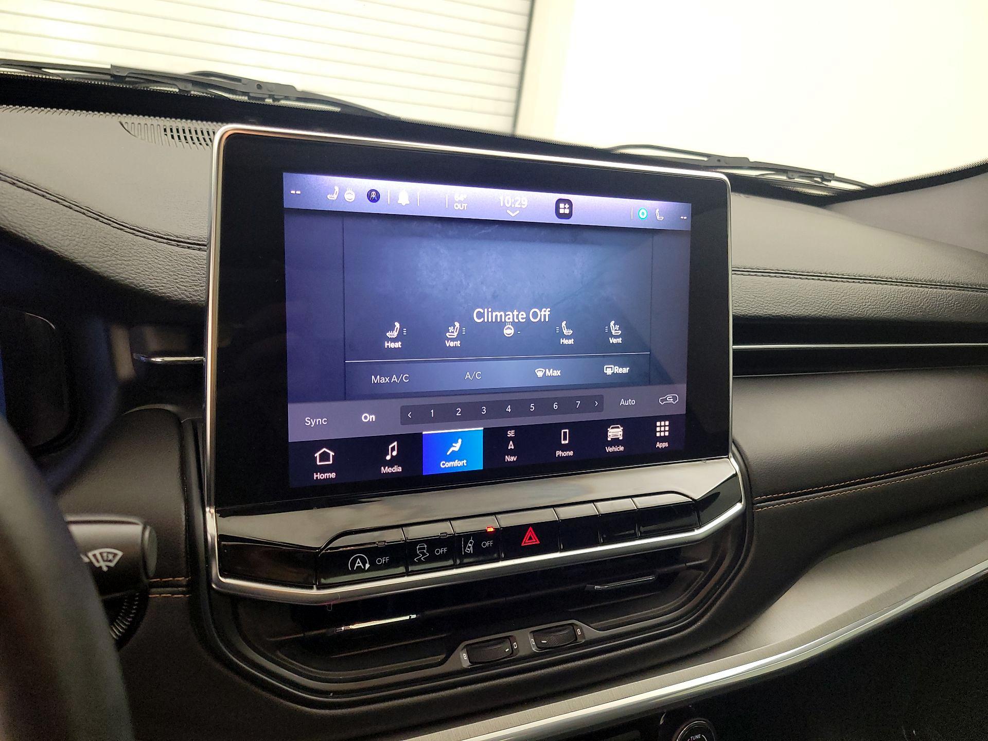 Thumbnail: 2022 Jeep Compass - 16