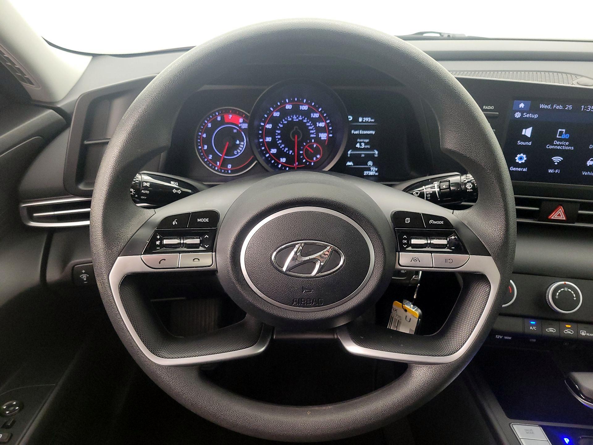 Thumbnail: 2023 Hyundai Elantra - 10