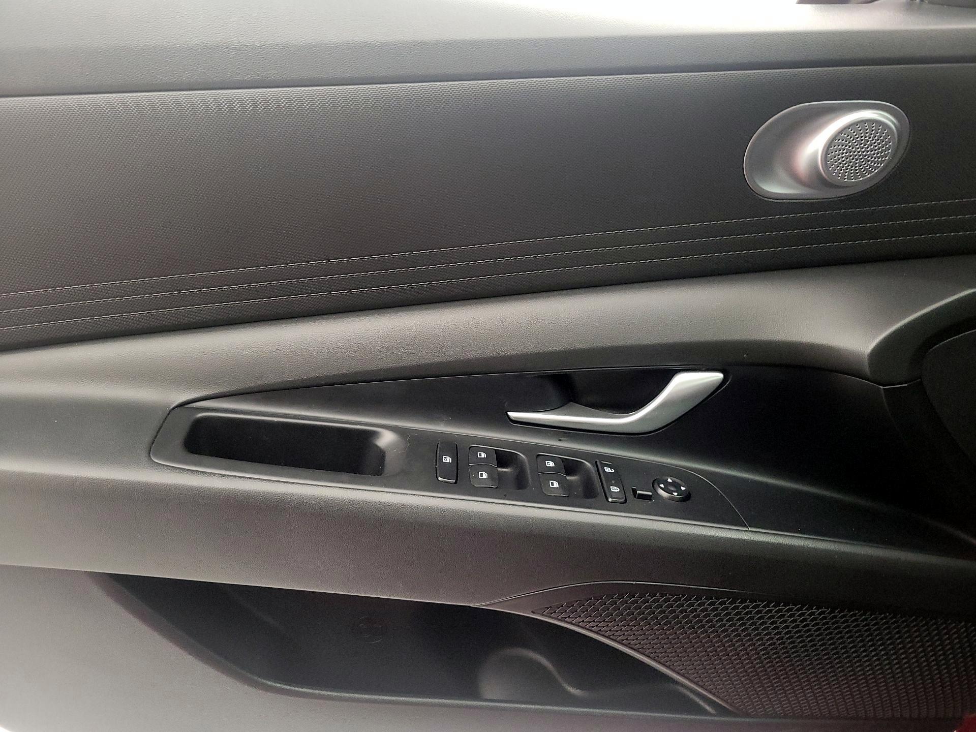 Thumbnail: 2023 Hyundai Elantra - 12