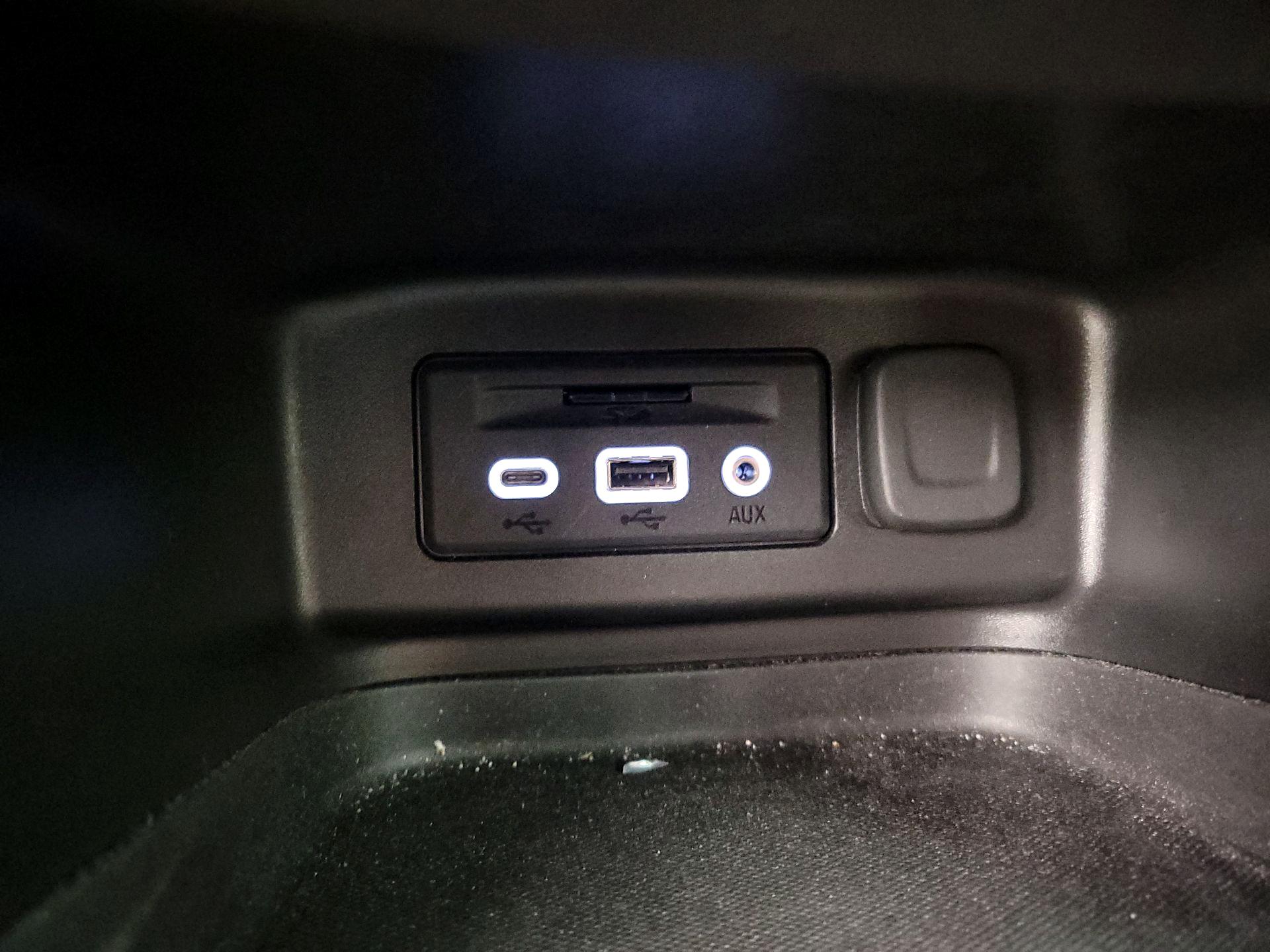 Thumbnail: 2023 Chevrolet Equinox - 18