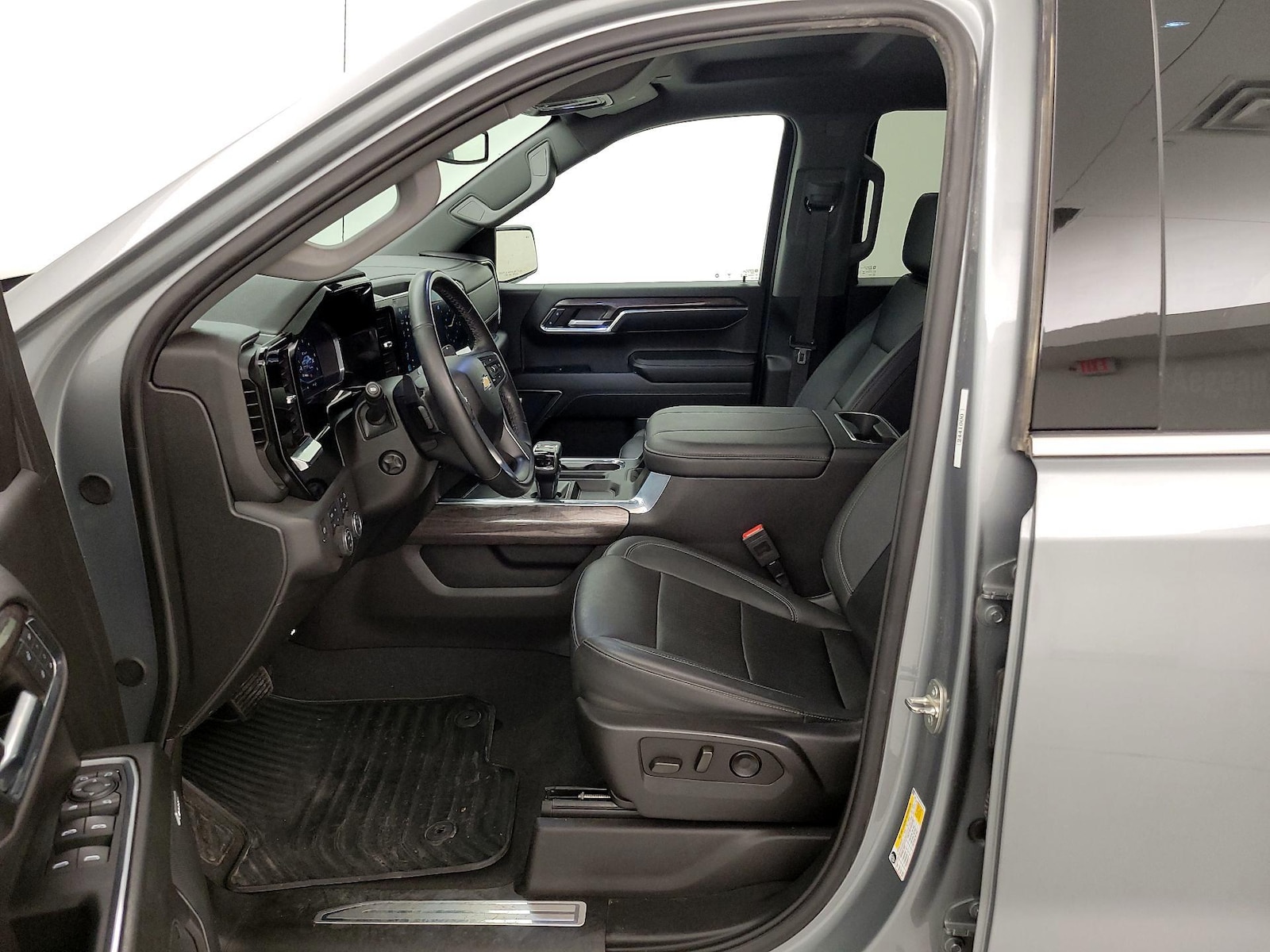 2024 Chevrolet Silverado 1500 LTZ - Photo 12