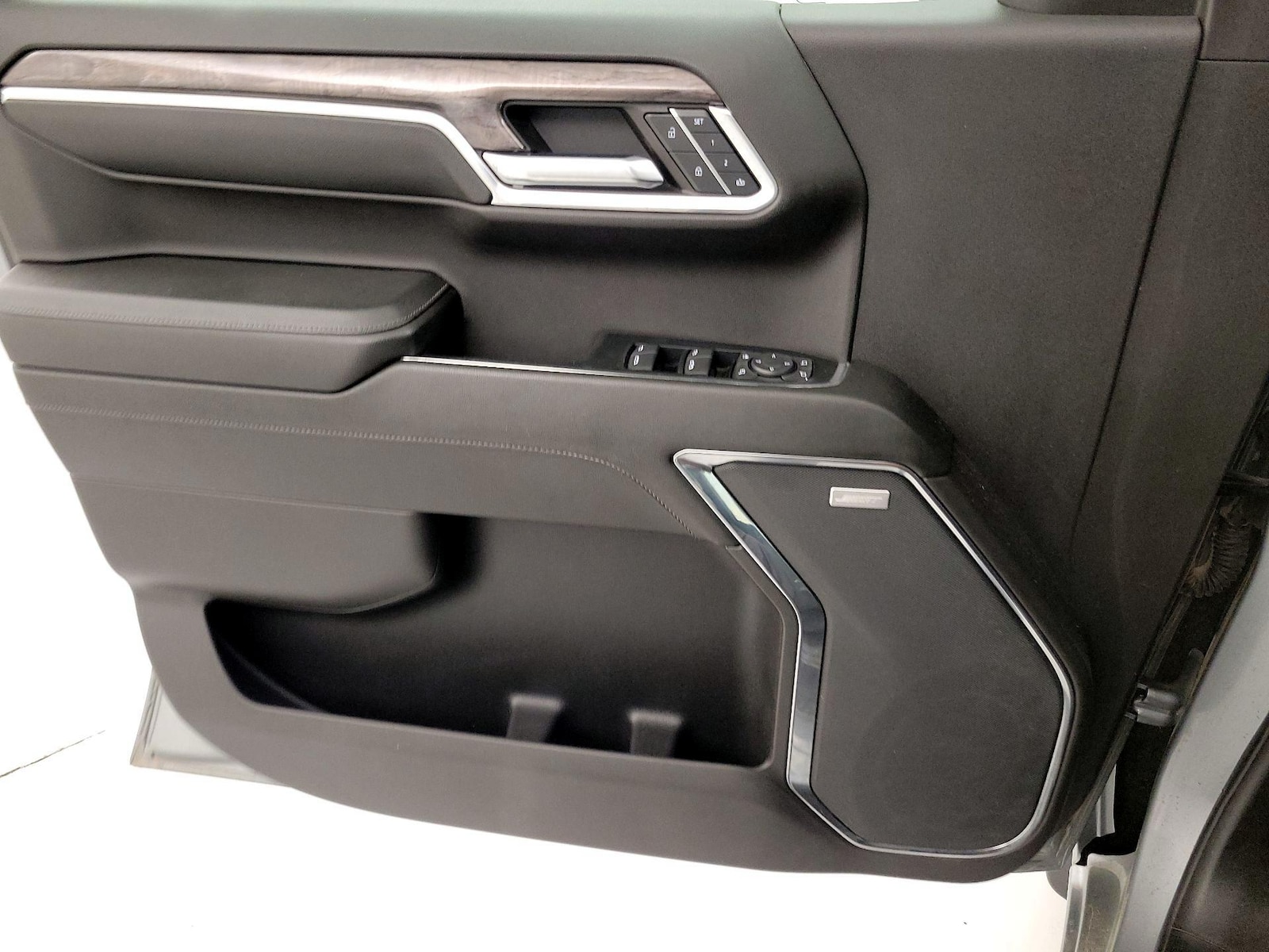 2024 Chevrolet Silverado 1500 LTZ - Photo 13