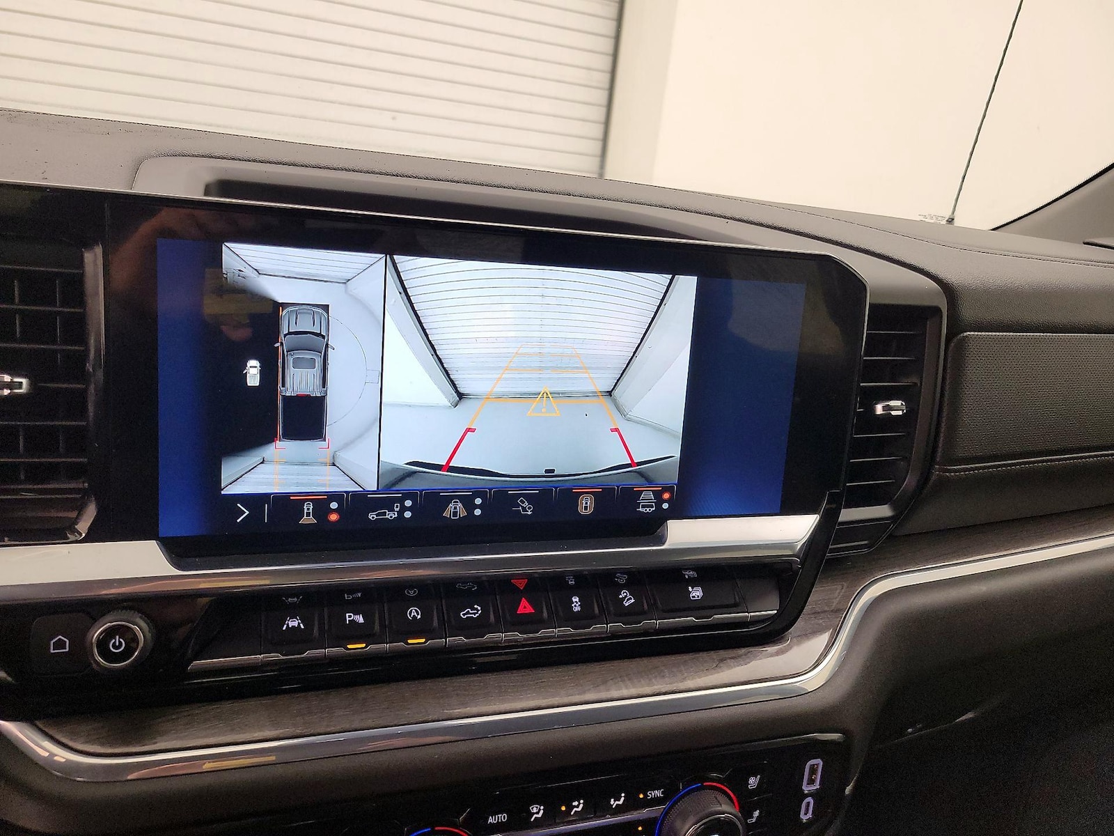 2024 Chevrolet Silverado 1500 LTZ - Photo 16