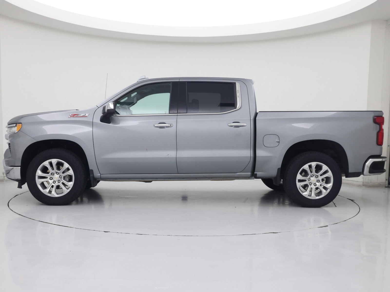 2024 Chevrolet Silverado 1500 LTZ - Photo 4