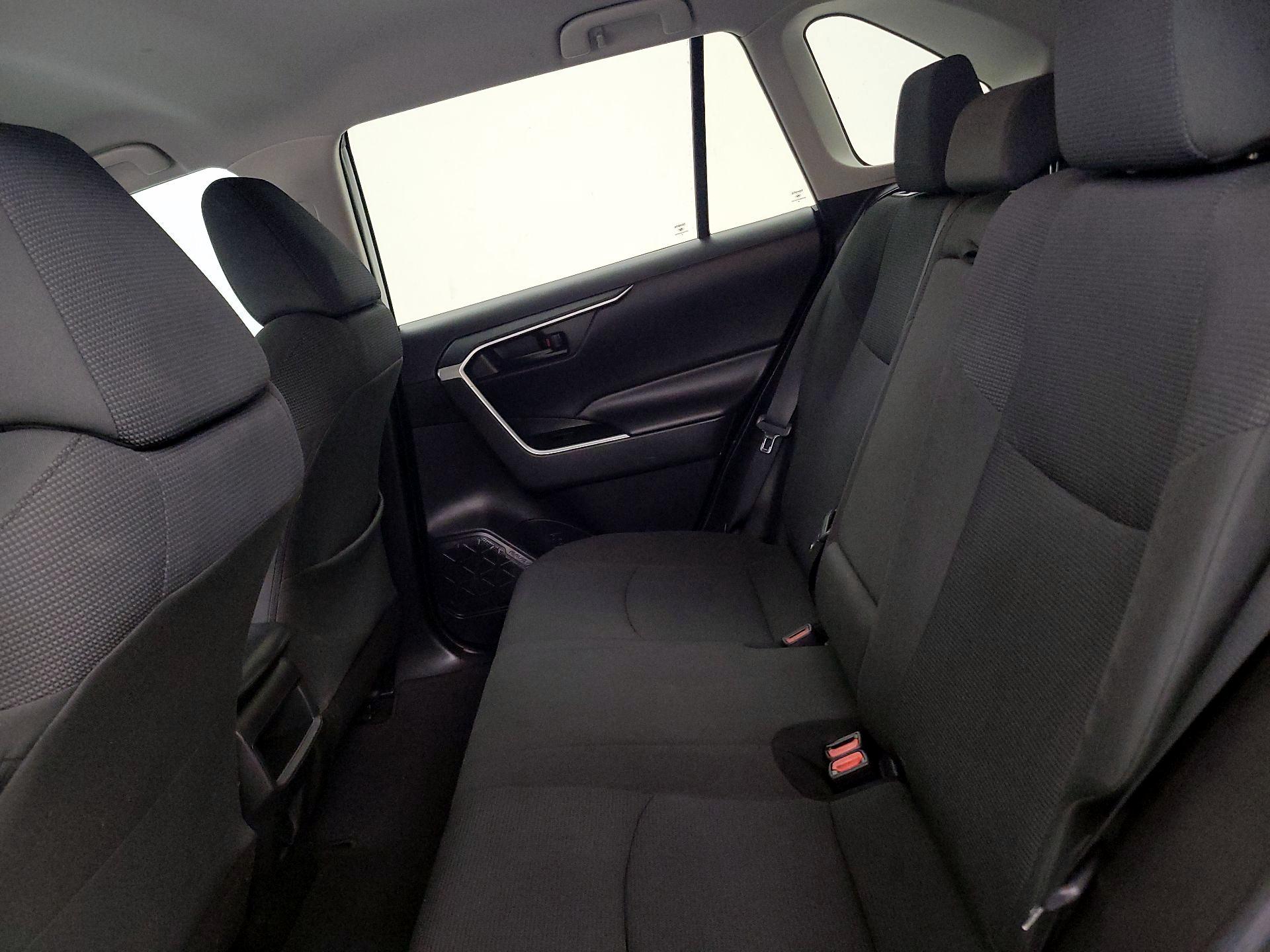 Thumbnail: 2020 Toyota RAV4 - 19