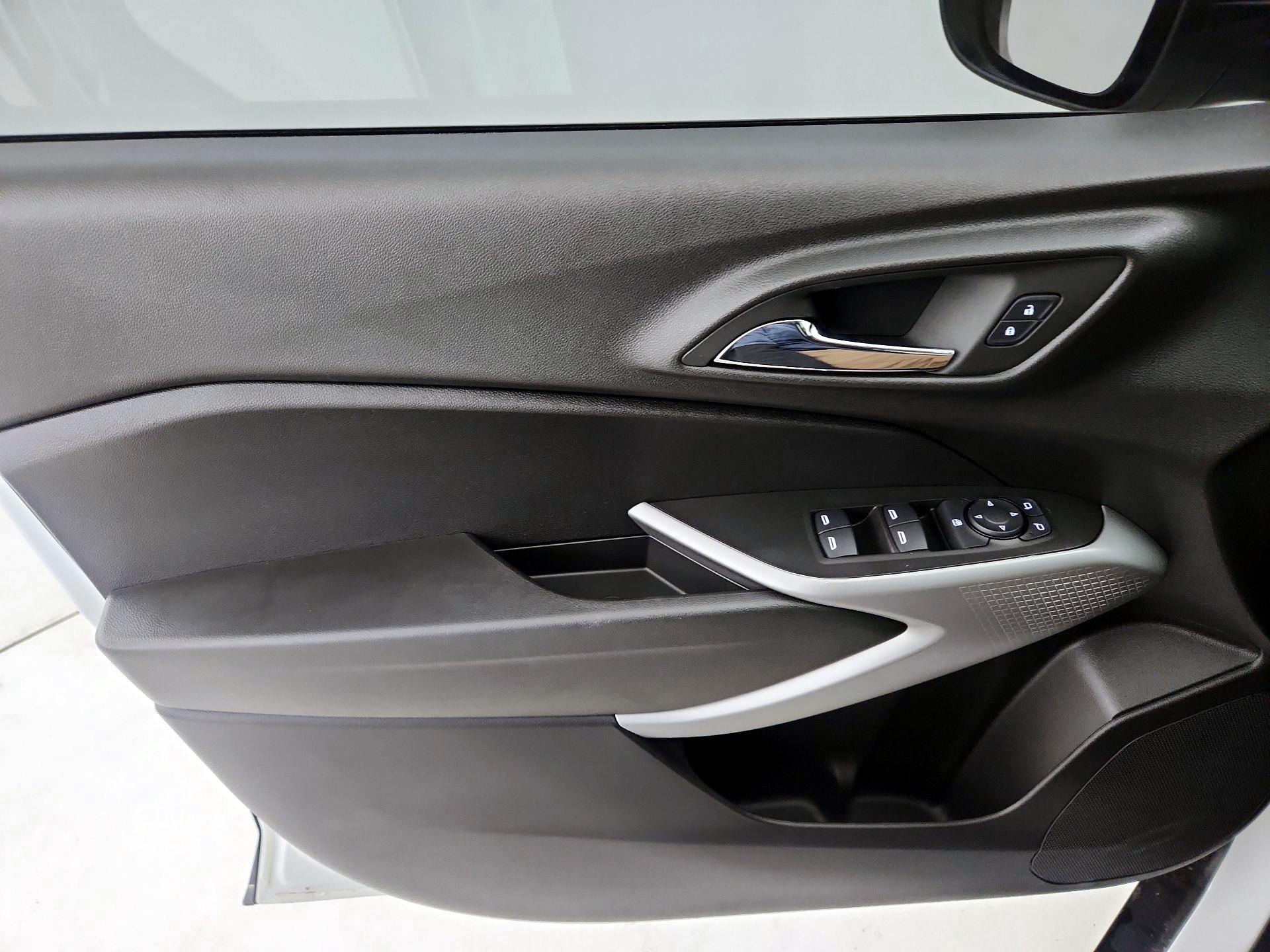 Thumbnail: 2024 Chevrolet Trax - 12