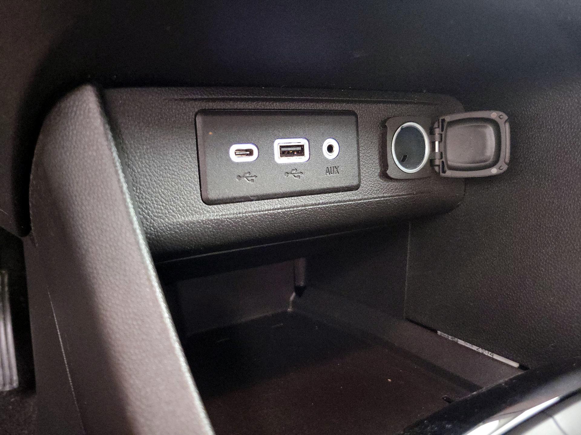 Thumbnail: 2021 Buick Encore GX - 18