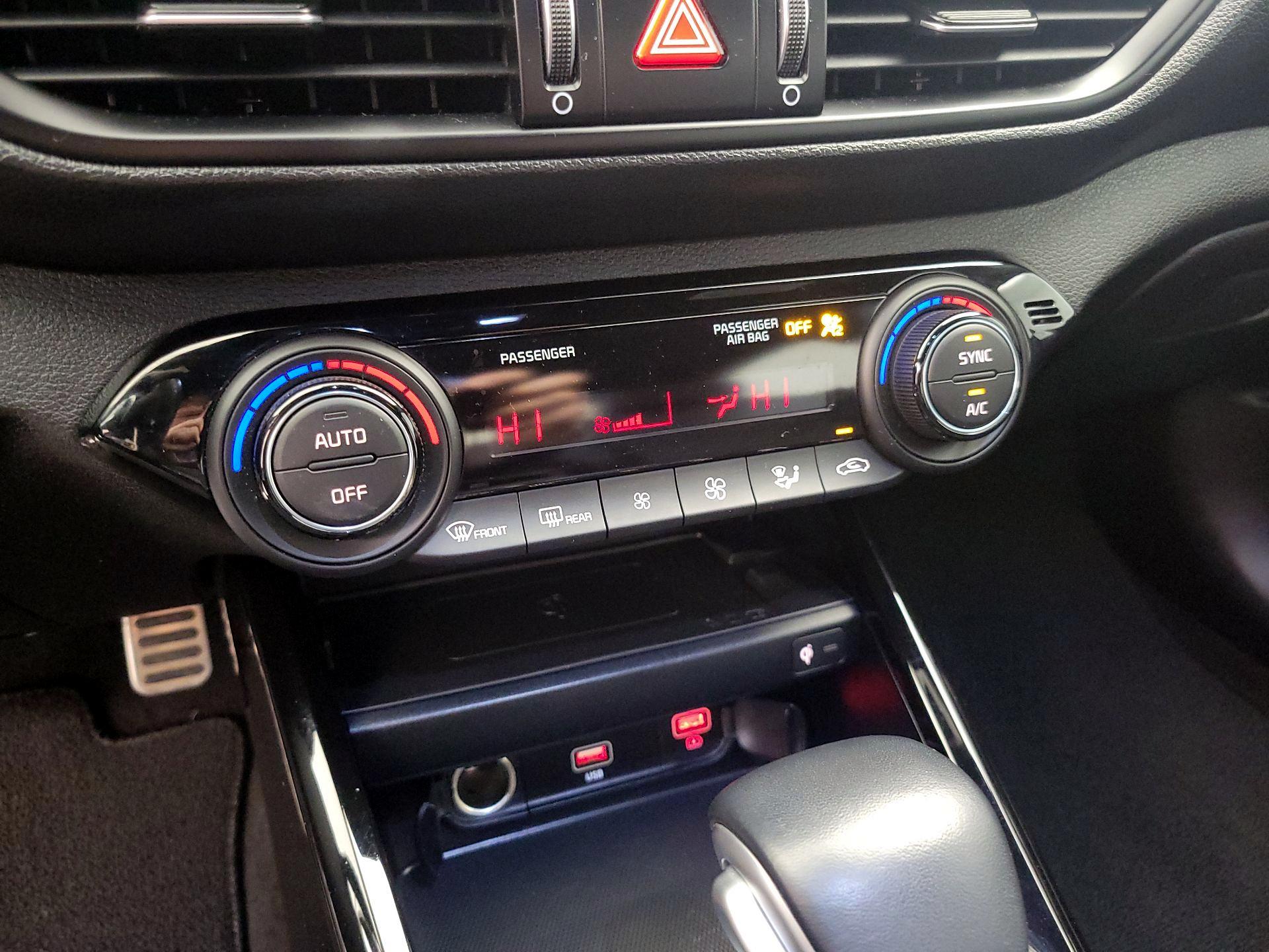 Thumbnail: 2023 Kia Forte - 17