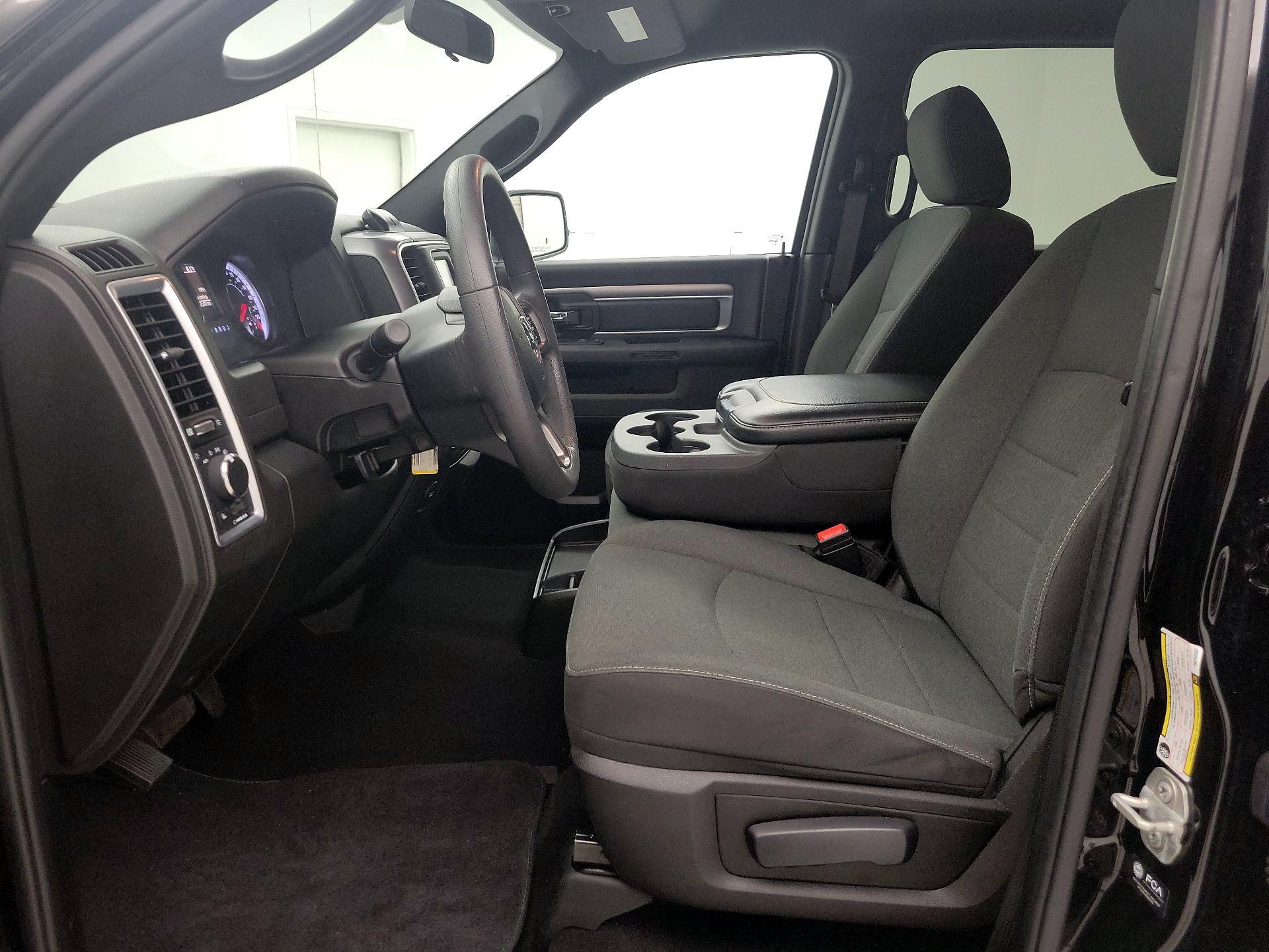 Thumbnail: 2024 RAM 1500 Classic - 11