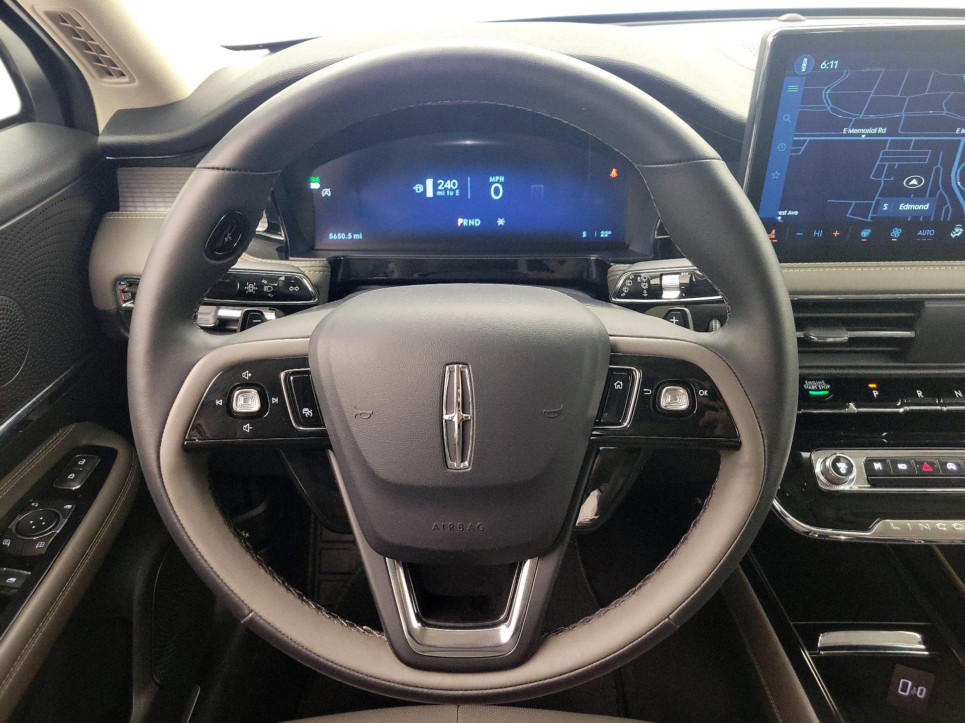 Thumbnail: 2024 Lincoln Corsair - 10