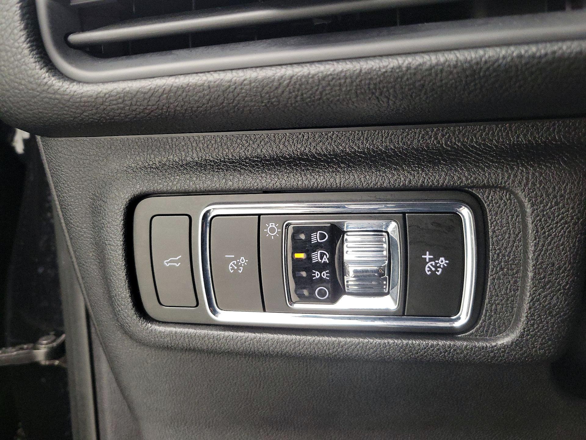 Thumbnail: 2024 Lincoln Corsair - 13