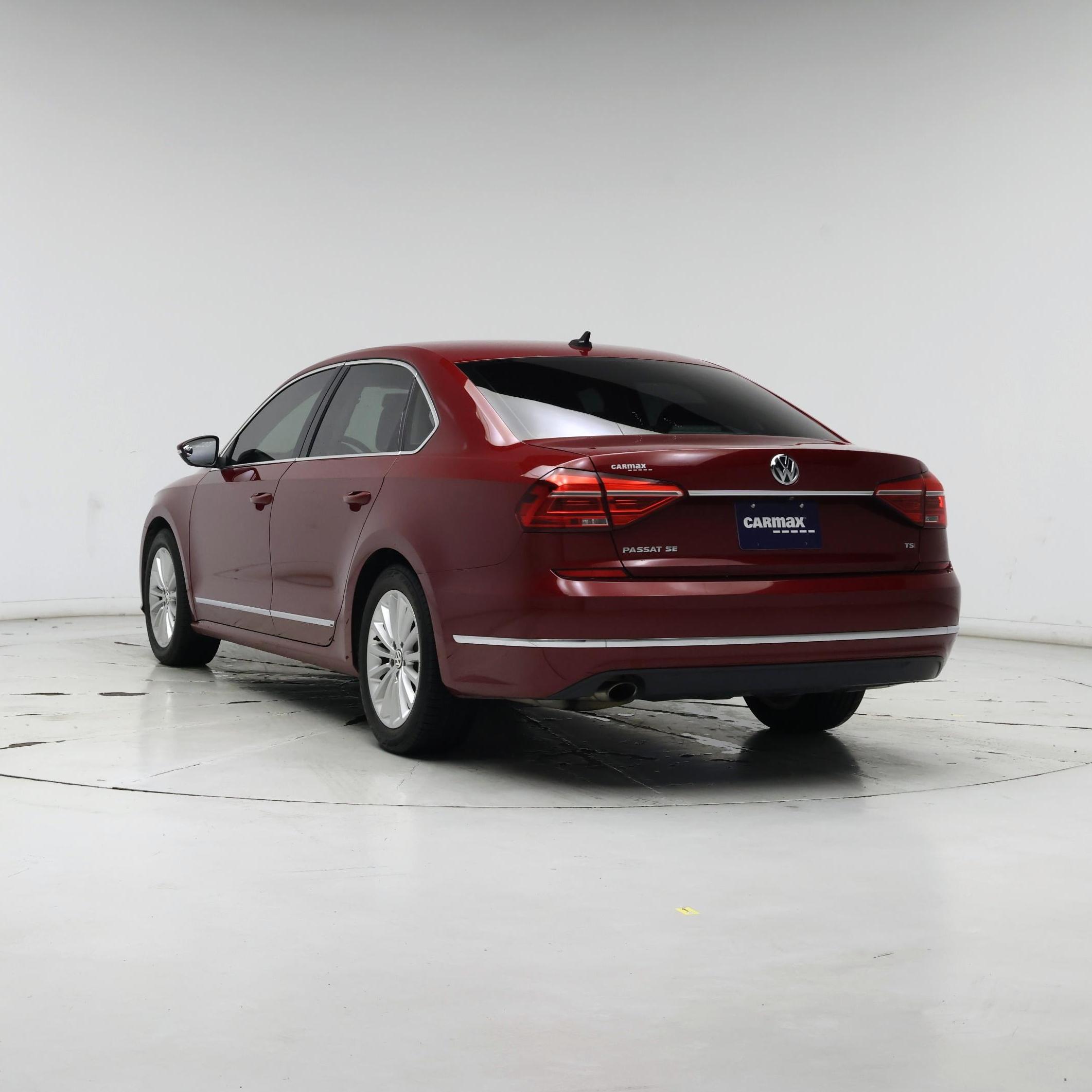 Thumbnail: 2016 Volkswagen Passat - 2