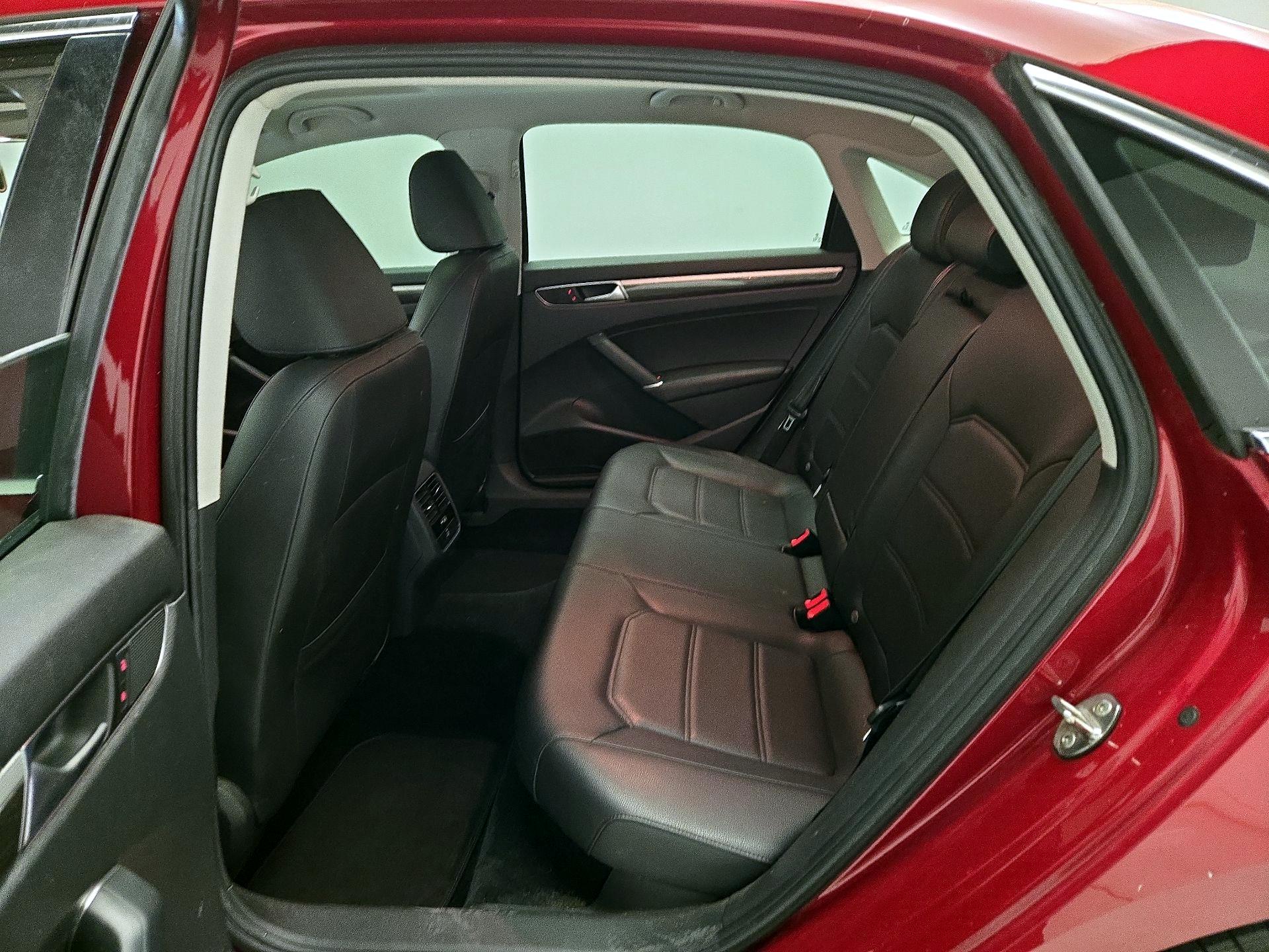 Thumbnail: 2016 Volkswagen Passat - 20