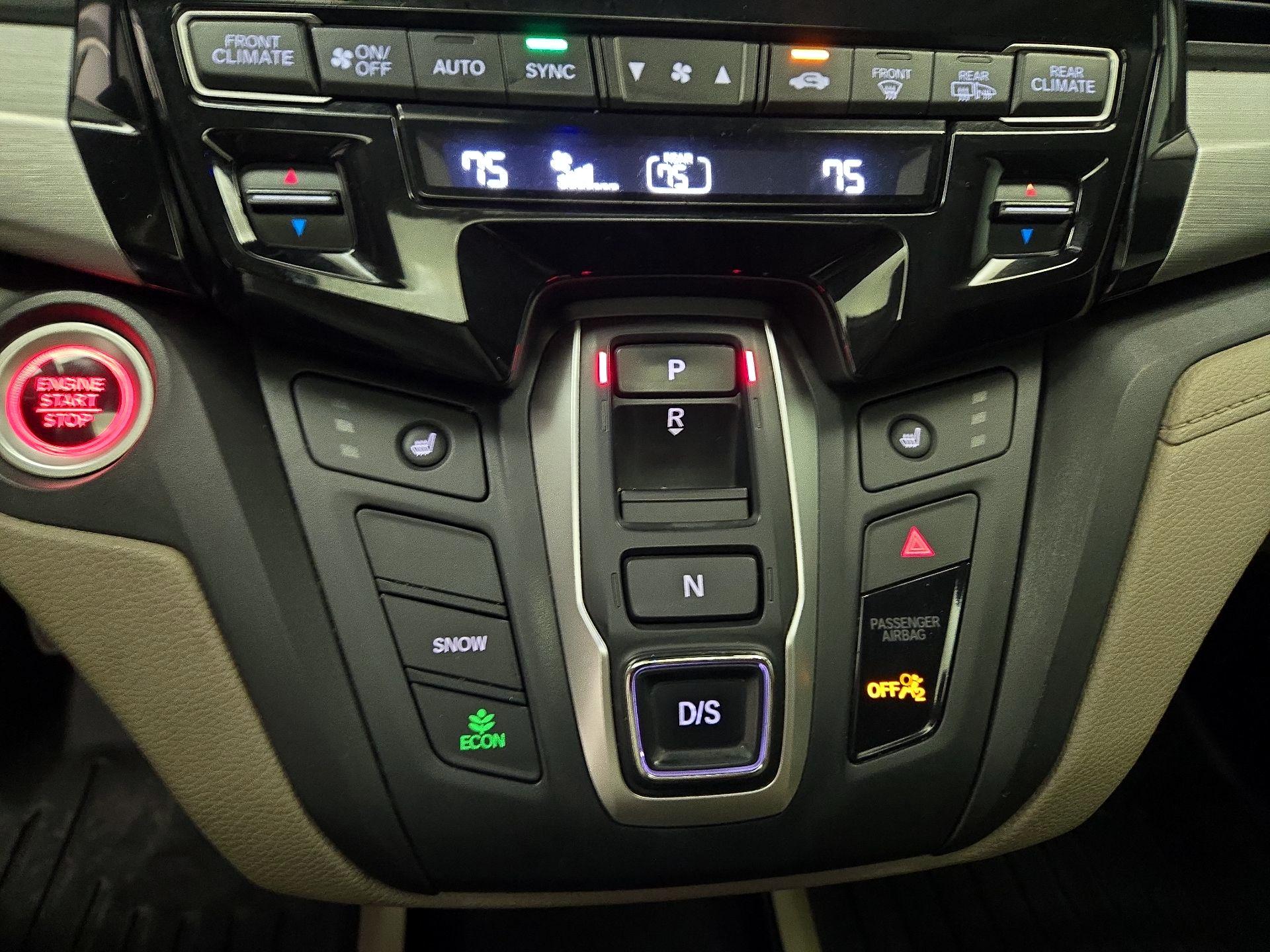 Thumbnail: 2018 Honda Odyssey - 17