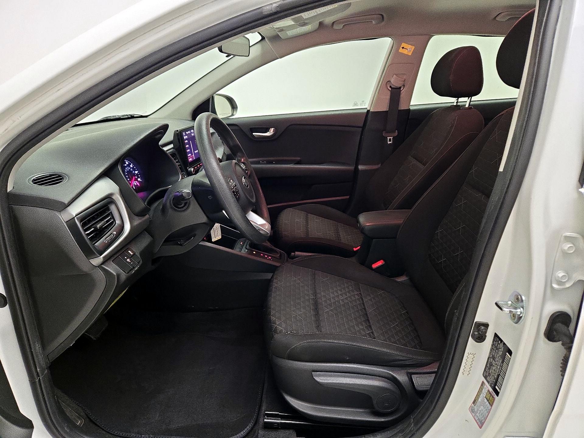 Thumbnail: 2021 Kia Rio - 11