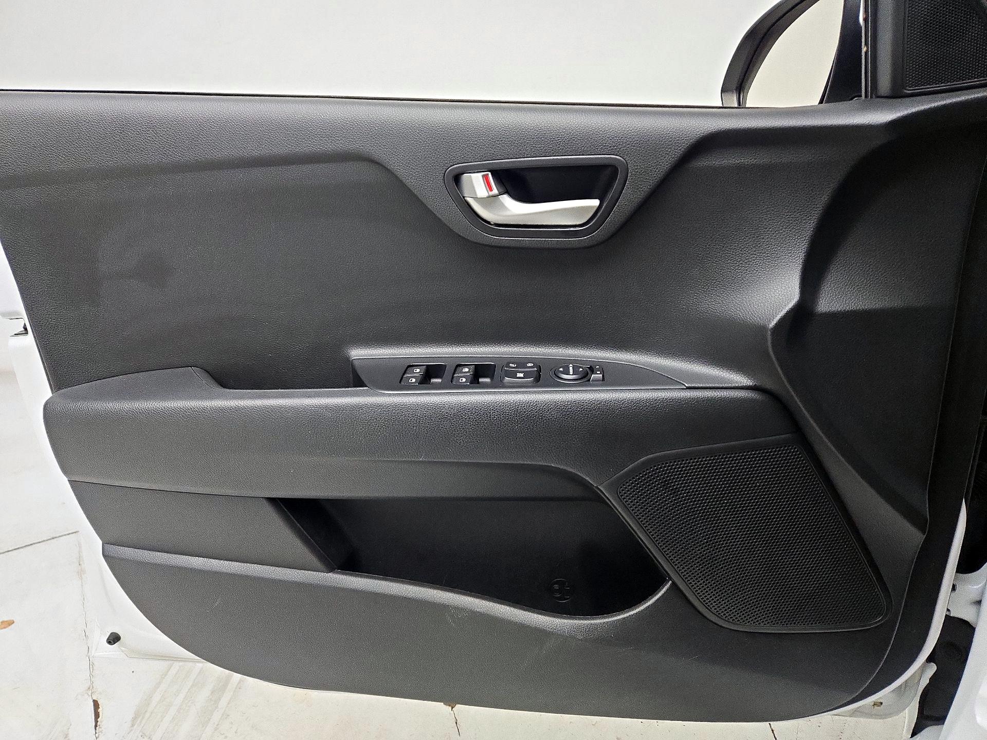 Thumbnail: 2021 Kia Rio - 12