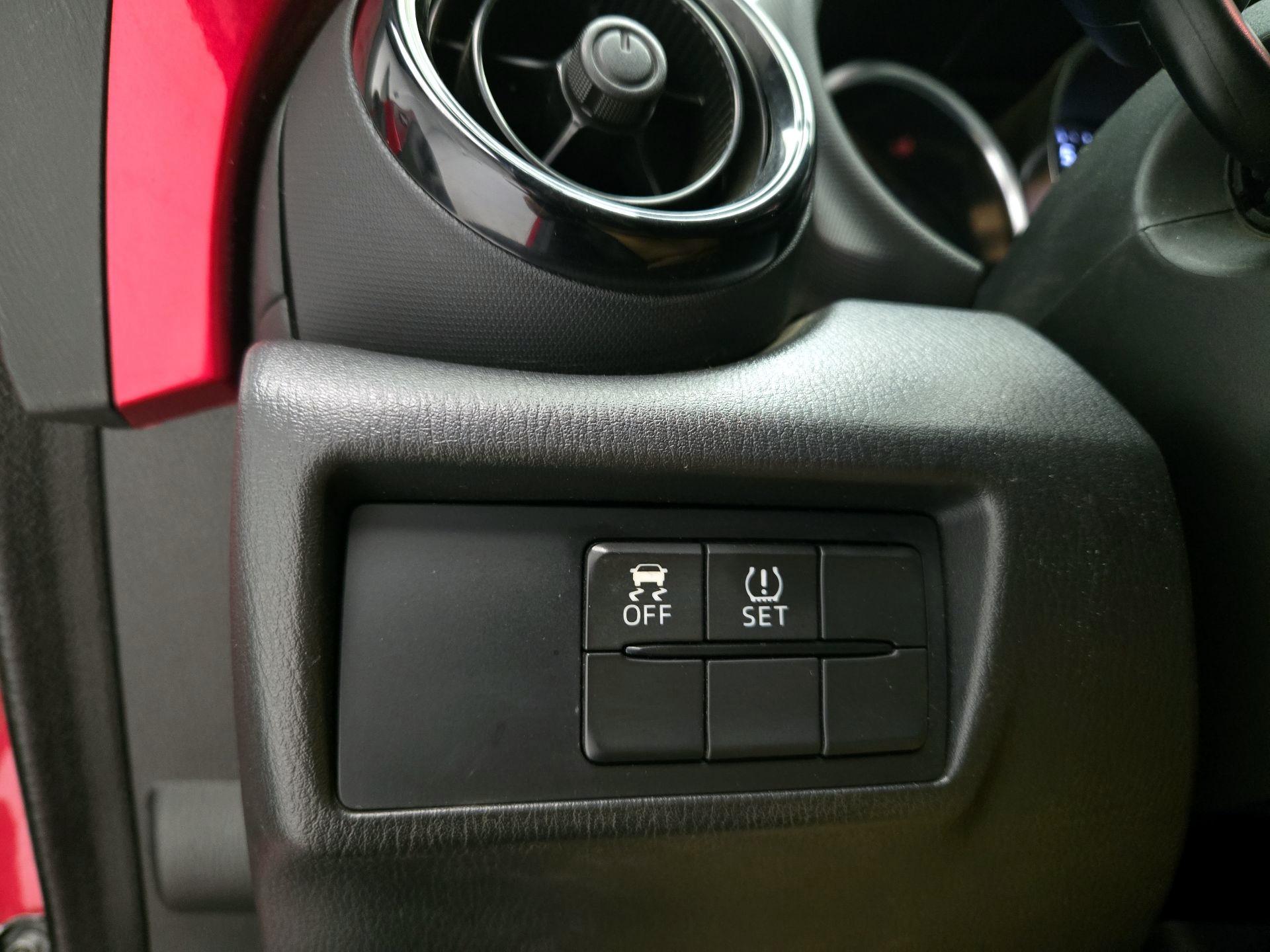 Thumbnail: 2016 Mazda MX-5 Miata - 13