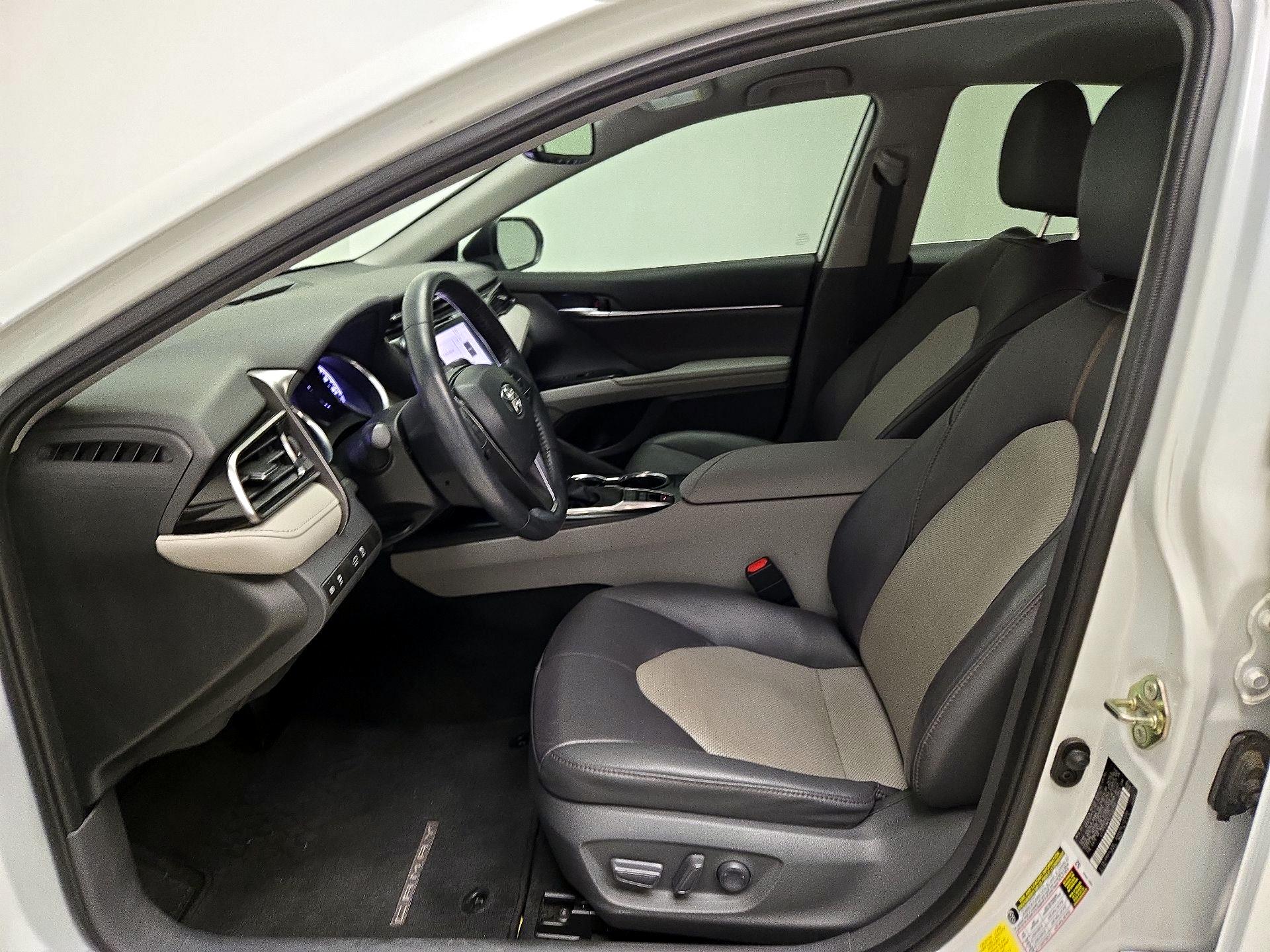 Thumbnail: 2020 Toyota Camry - 11