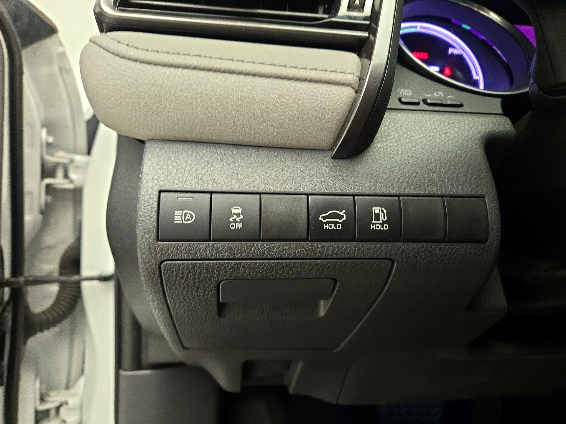 Thumbnail: 2020 Toyota Camry - 13