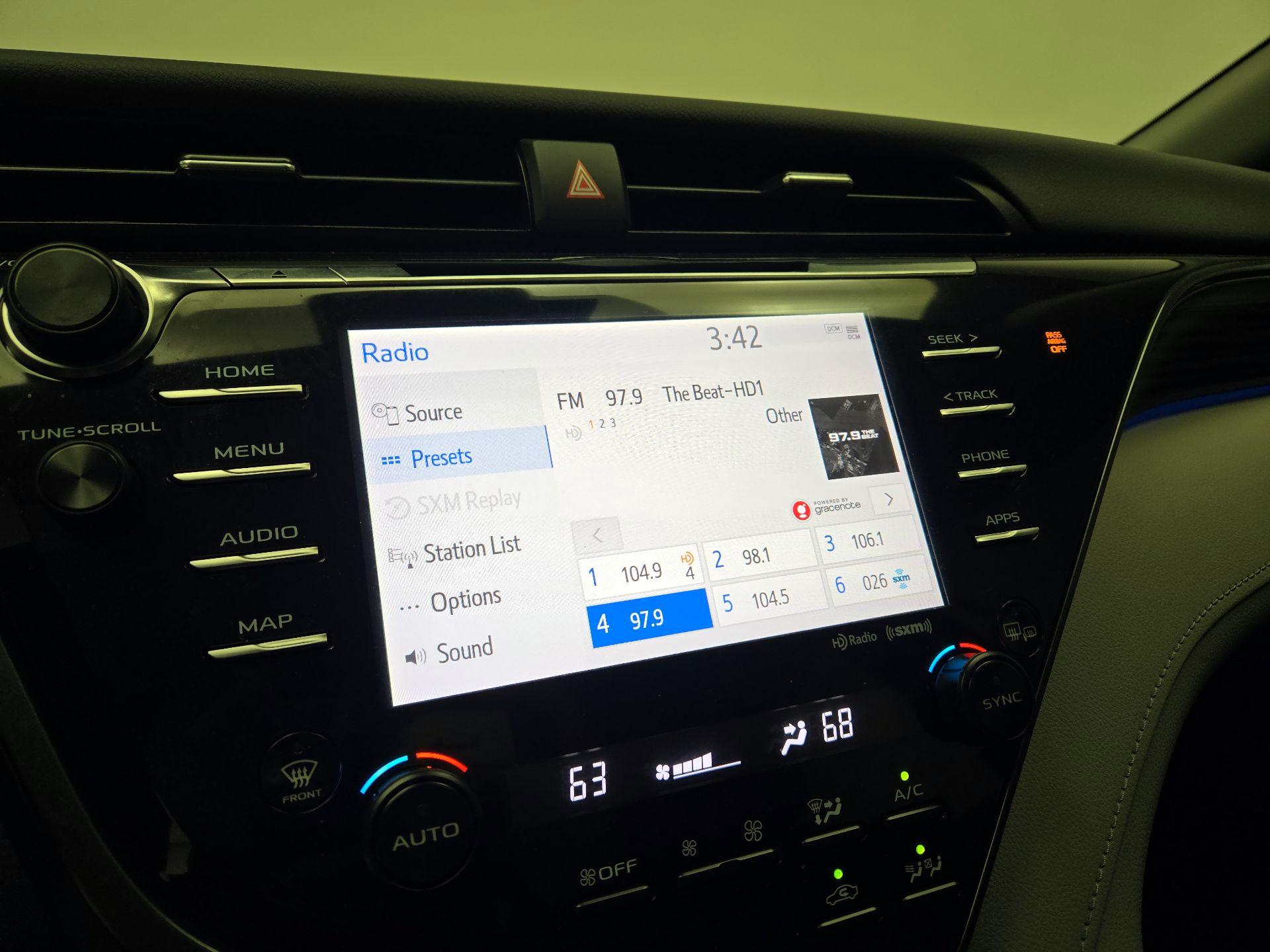 Thumbnail: 2020 Toyota Camry - 15