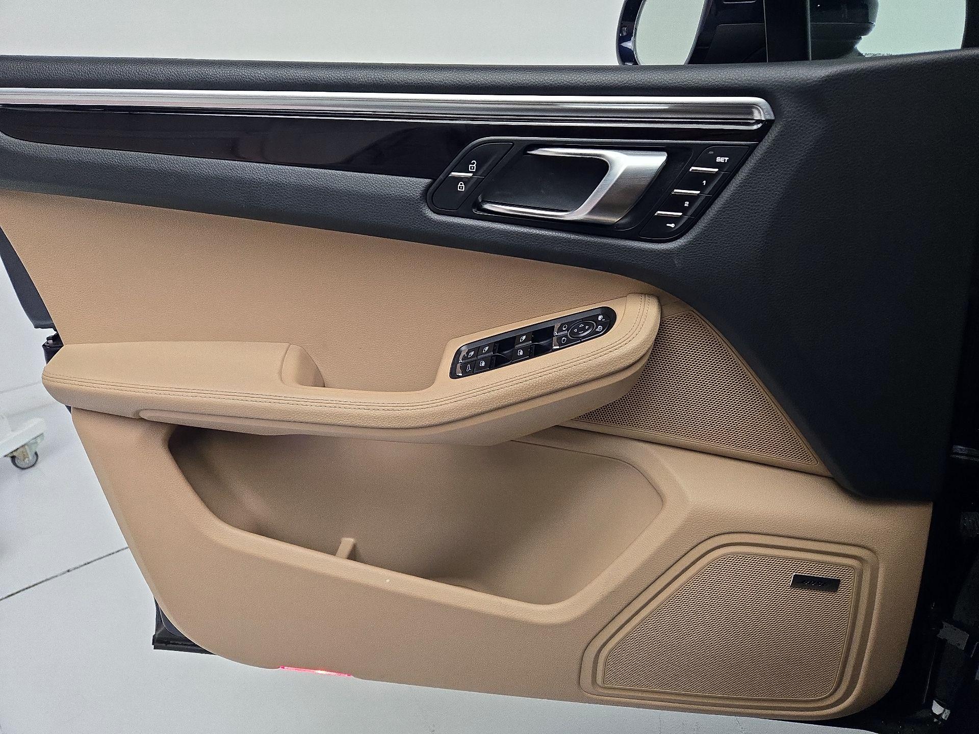 Thumbnail: 2019 Porsche Macan - 12