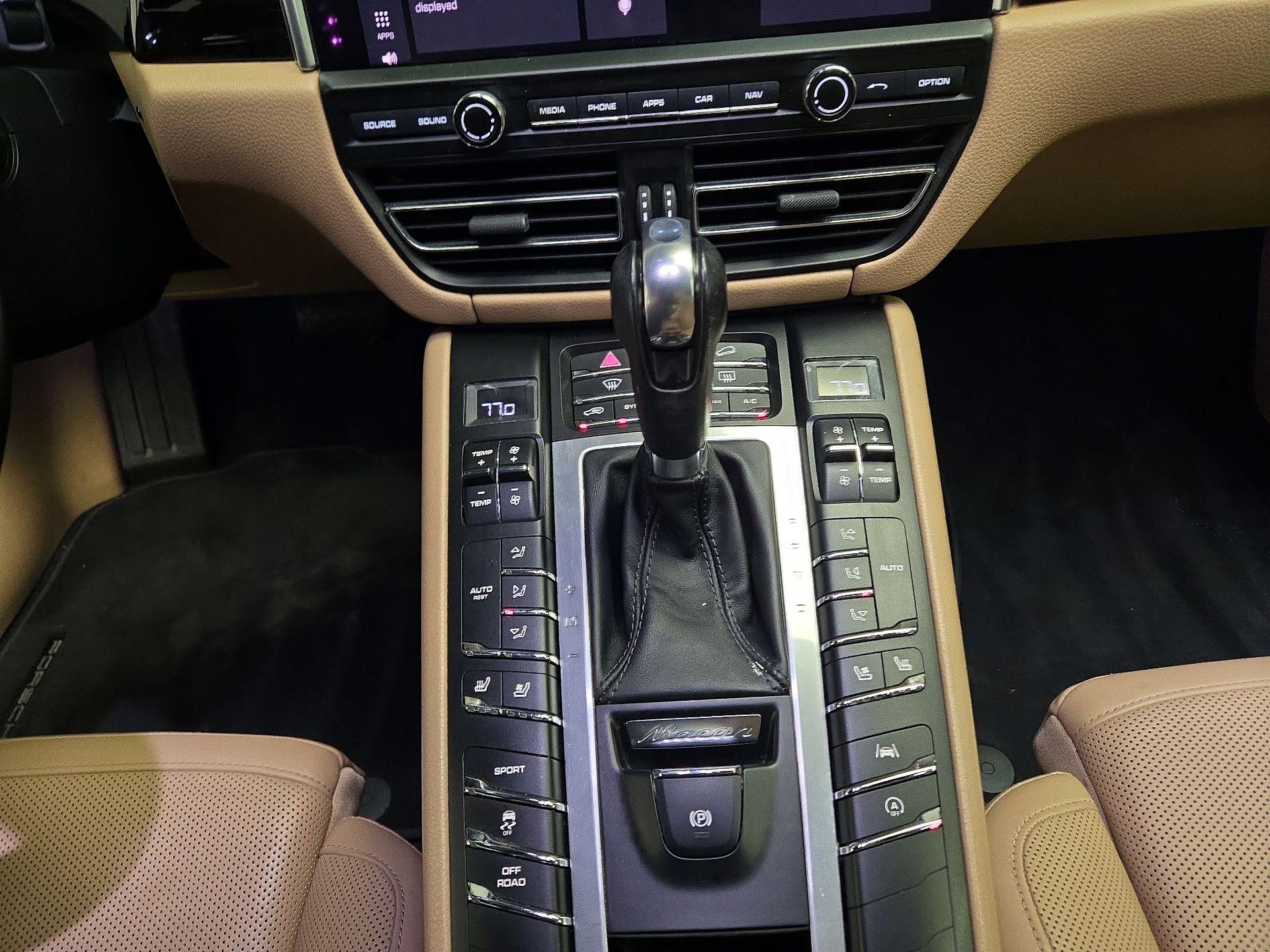 Thumbnail: 2019 Porsche Macan - 18