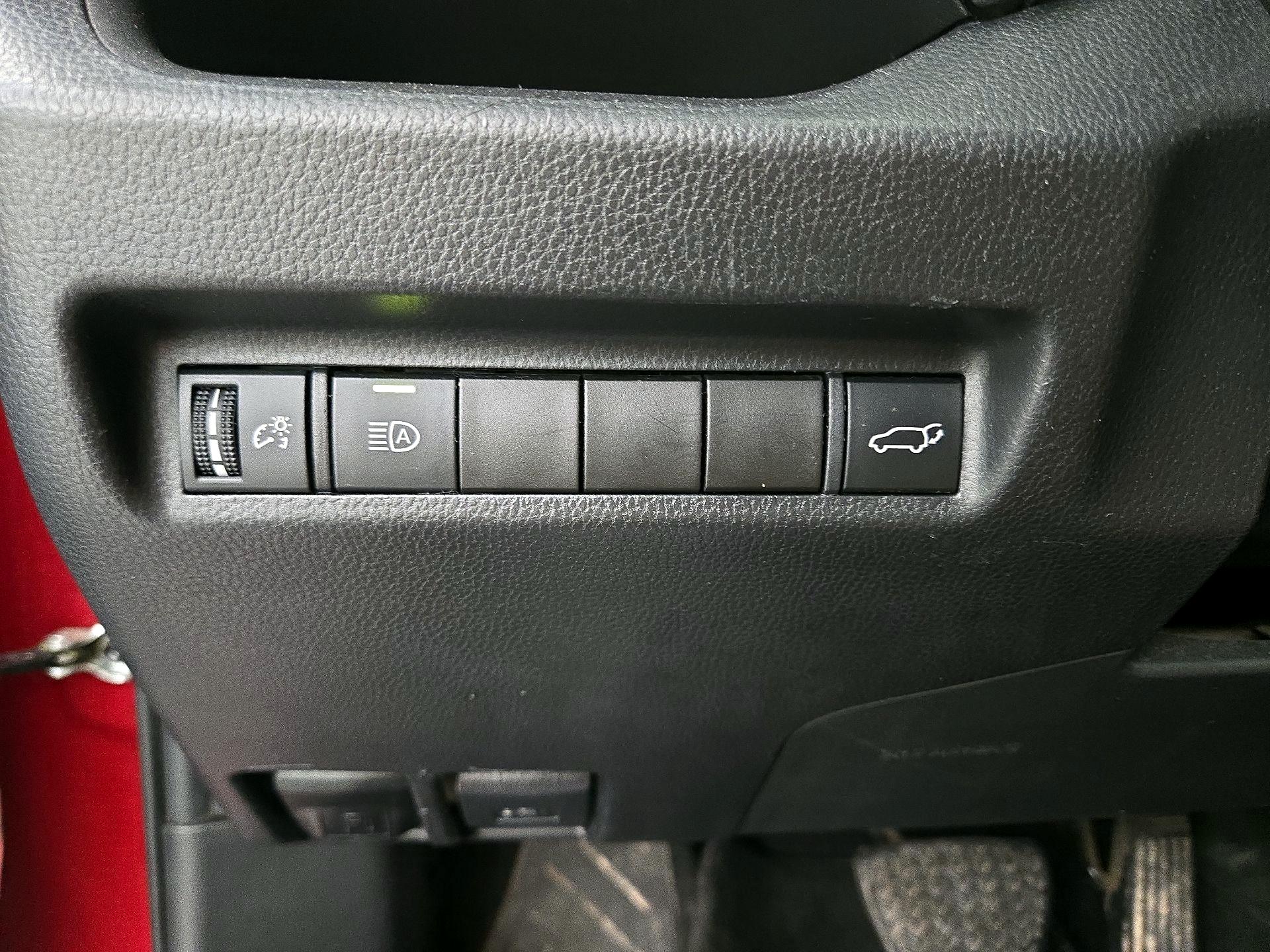 Thumbnail: 2022 Toyota RAV4 - 13