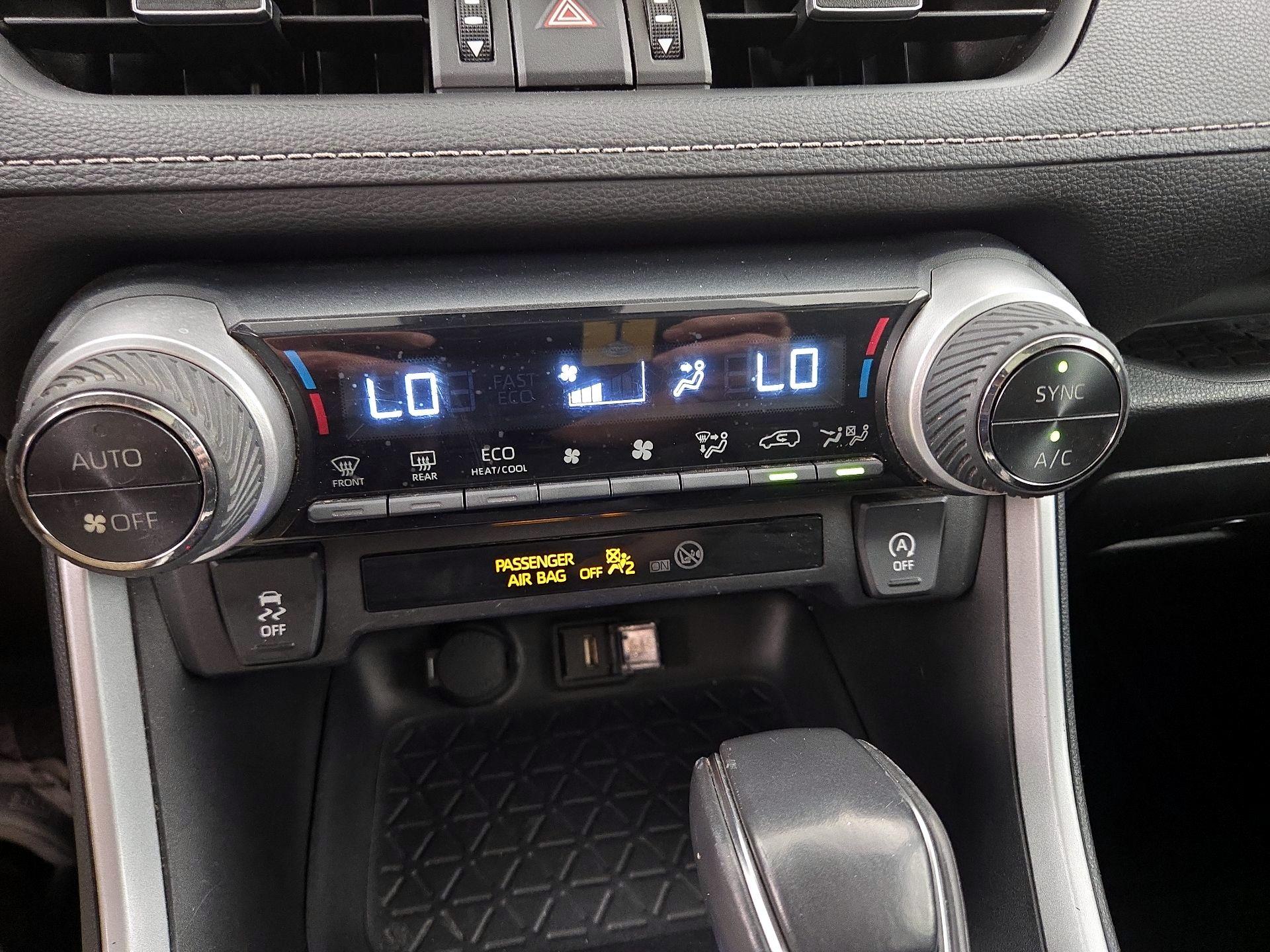 Thumbnail: 2022 Toyota RAV4 - 16