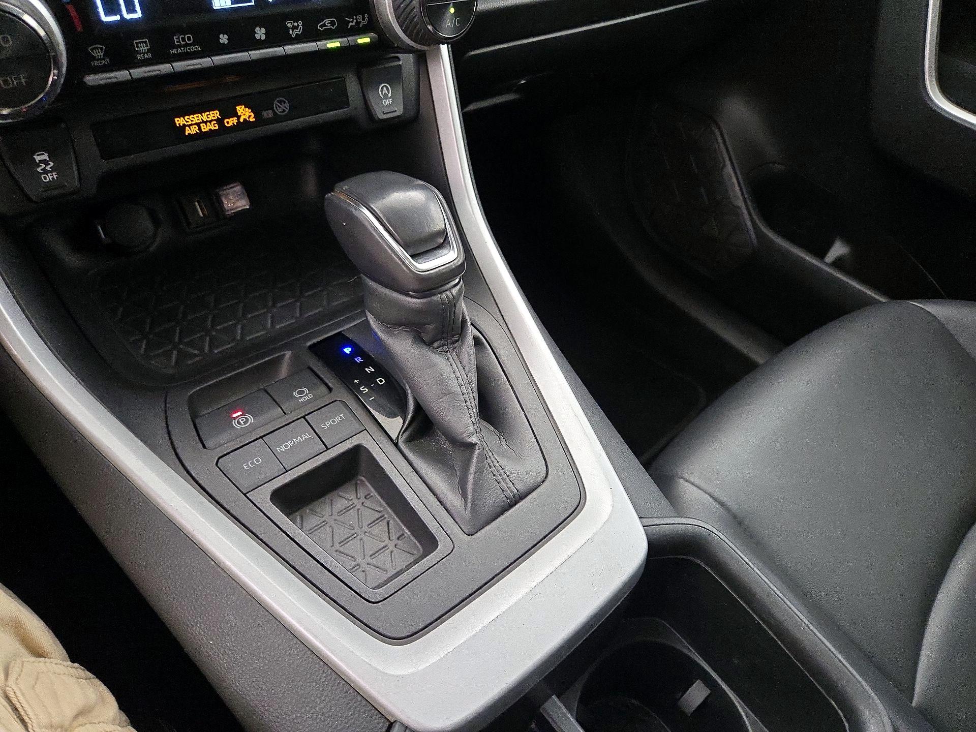 Thumbnail: 2022 Toyota RAV4 - 17