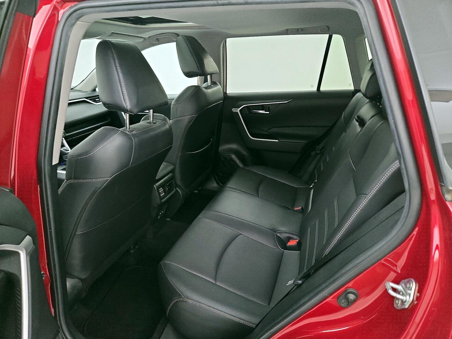 Thumbnail: 2022 Toyota RAV4 - 20