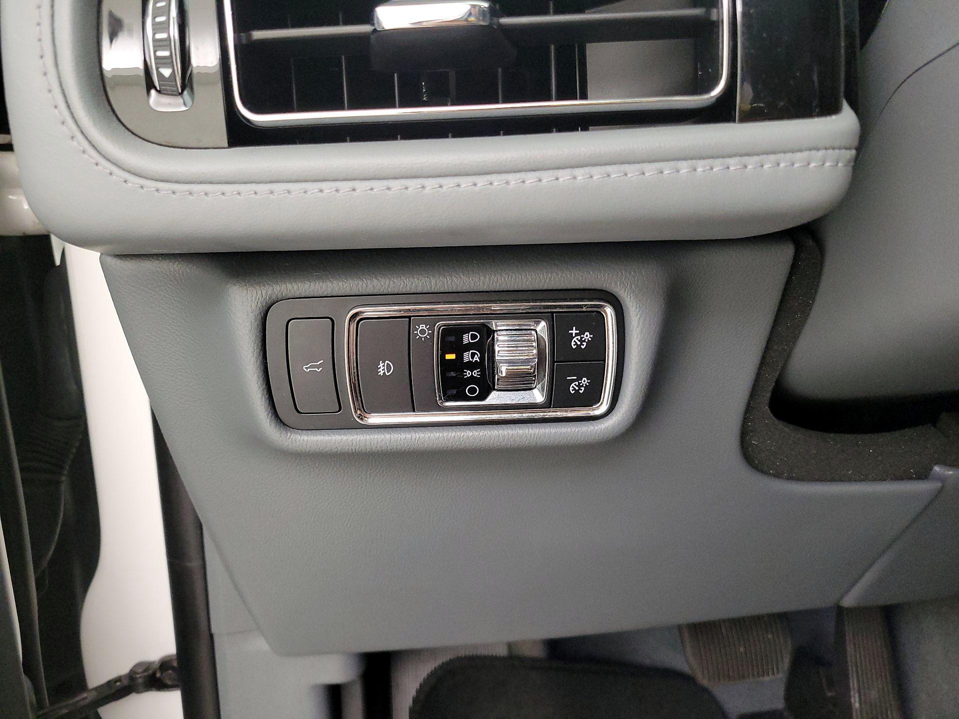 Thumbnail: 2020 Lincoln Aviator - 13