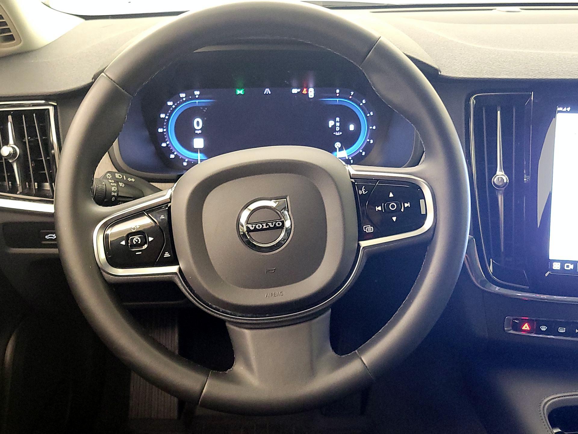 Thumbnail: 2024 Volvo S90 - 10